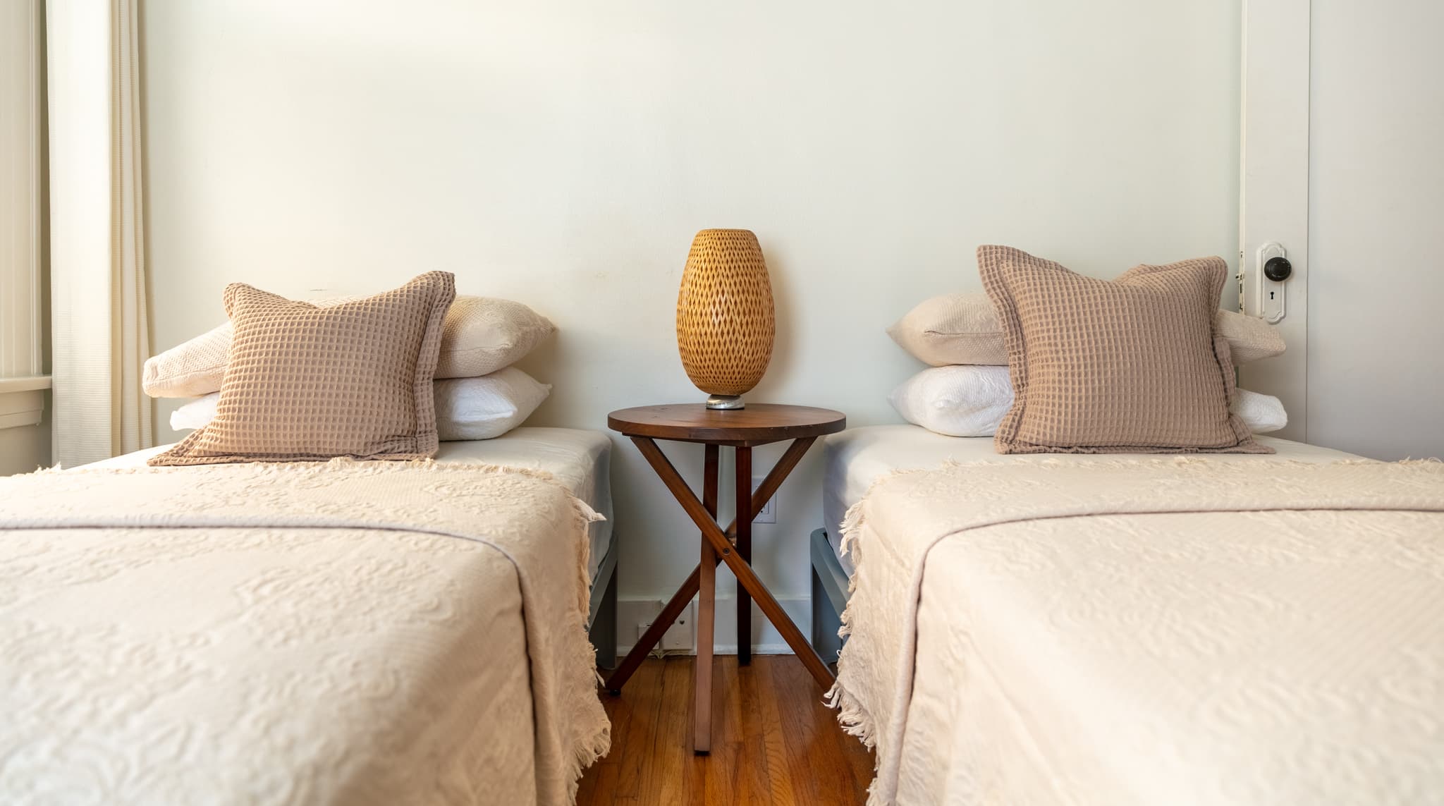 Fairfax & Melrose, Los Angeles — Luxury furnished apartment in Fairfax & Melrose, Los Angeles