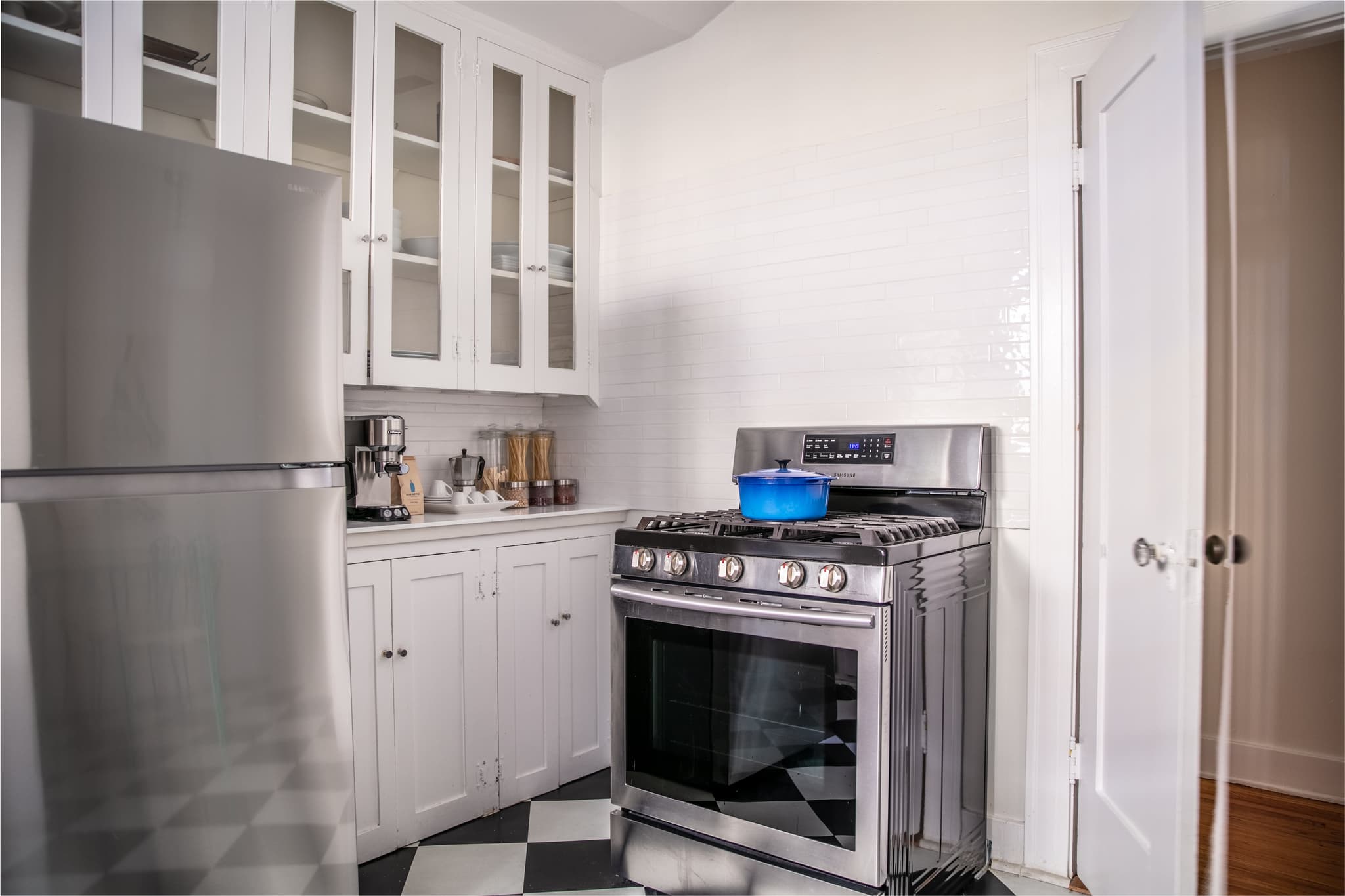 Fairfax & Melrose, Los Angeles — Luxury furnished apartment in Fairfax & Melrose, Los Angeles