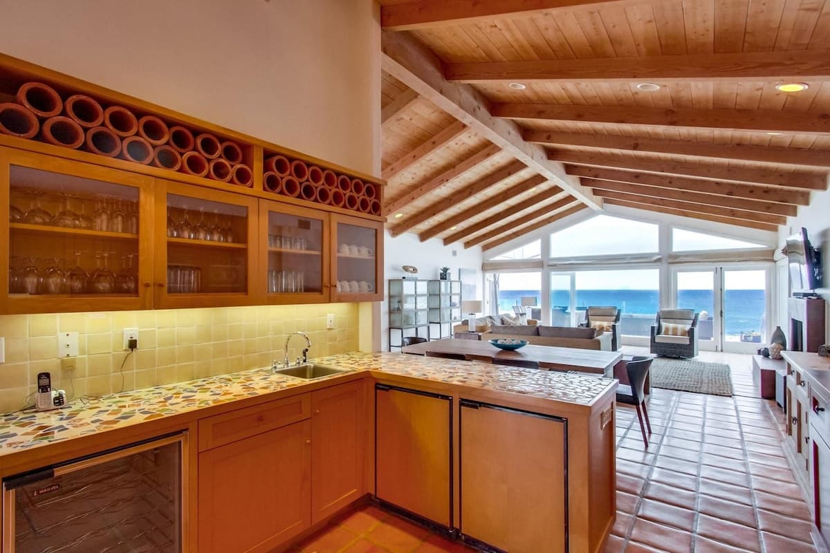 La Jolla, San Diego — Luxury furnished apartment in La Jolla, San Diego