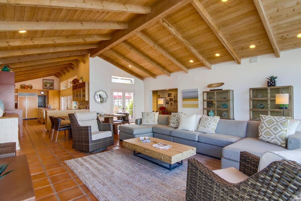 La Jolla, San Diego — Luxury furnished apartment in La Jolla, San Diego