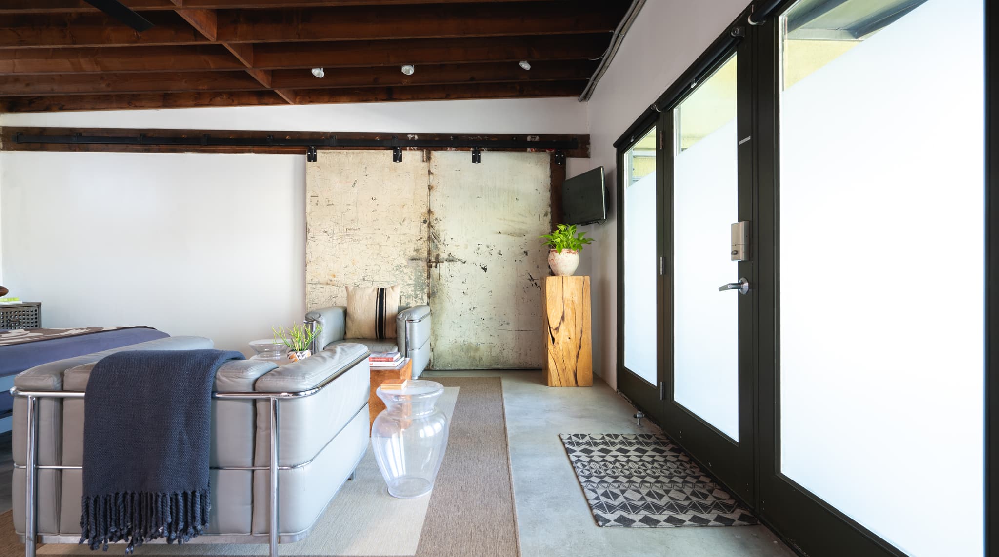 Highland Park, Los Angeles — Luxury furnished apartment in Highland Park, Los Angeles