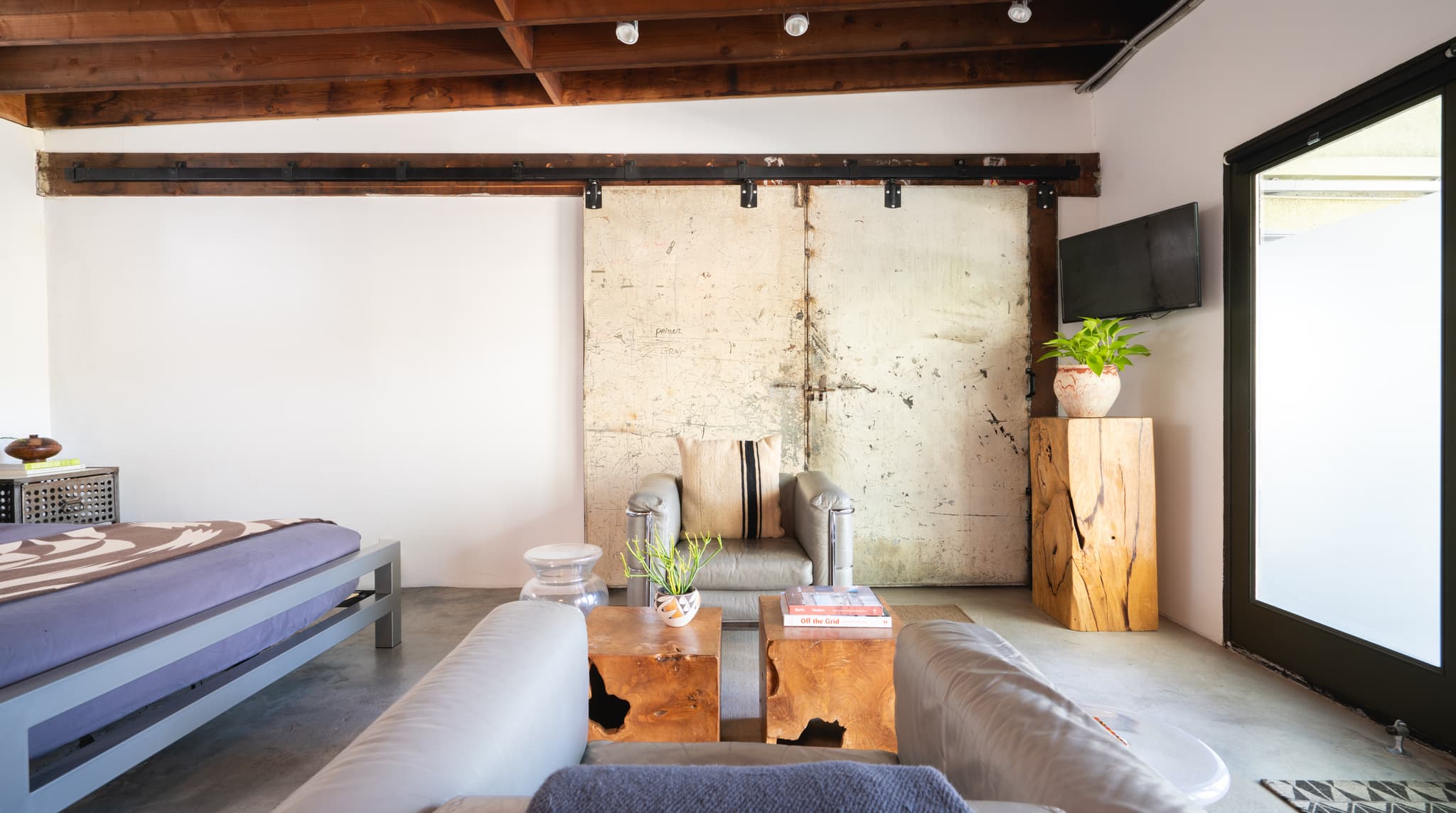 Highland Park, Los Angeles — Luxury furnished apartment in Highland Park, Los Angeles