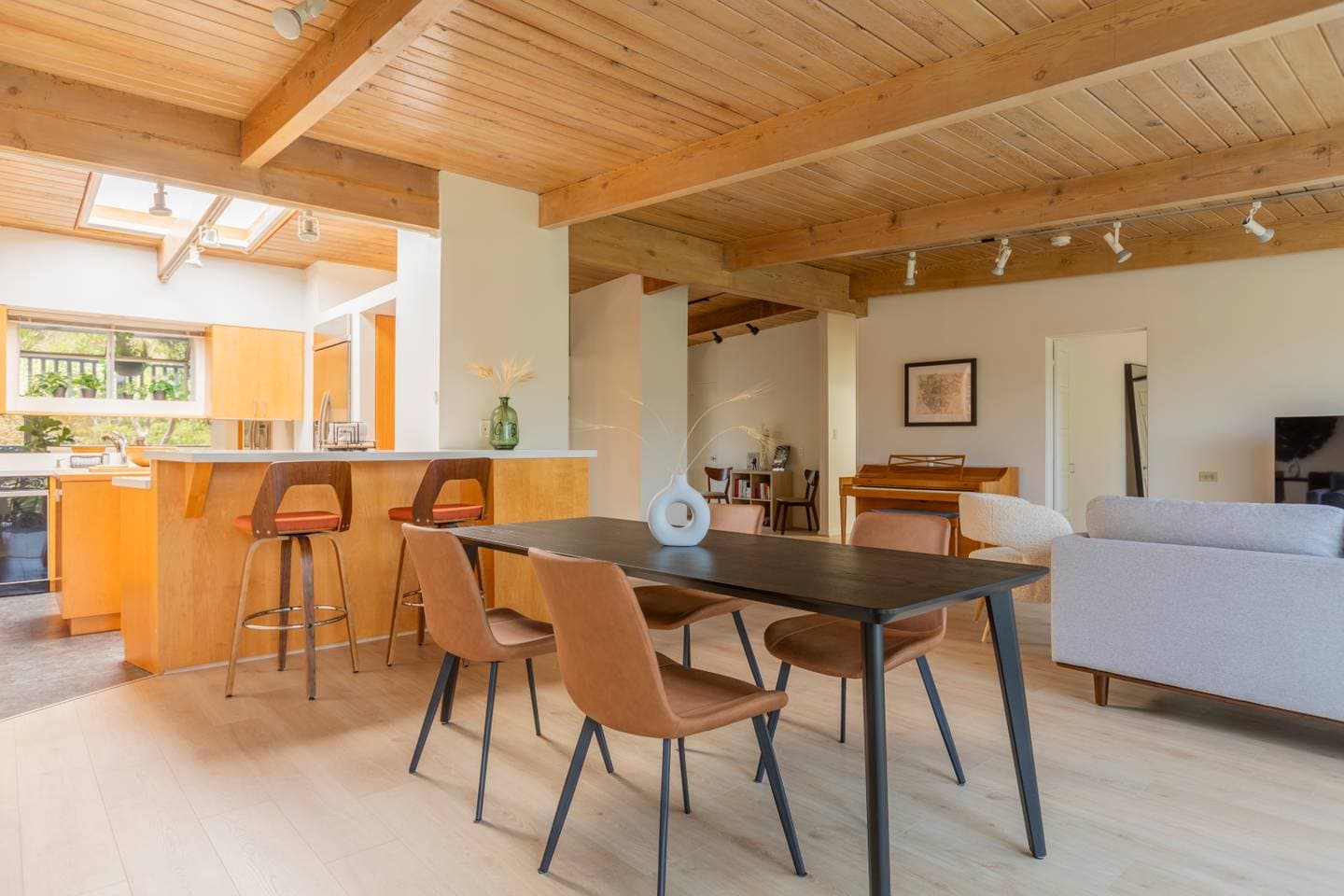 Franklin Village, Los Angeles