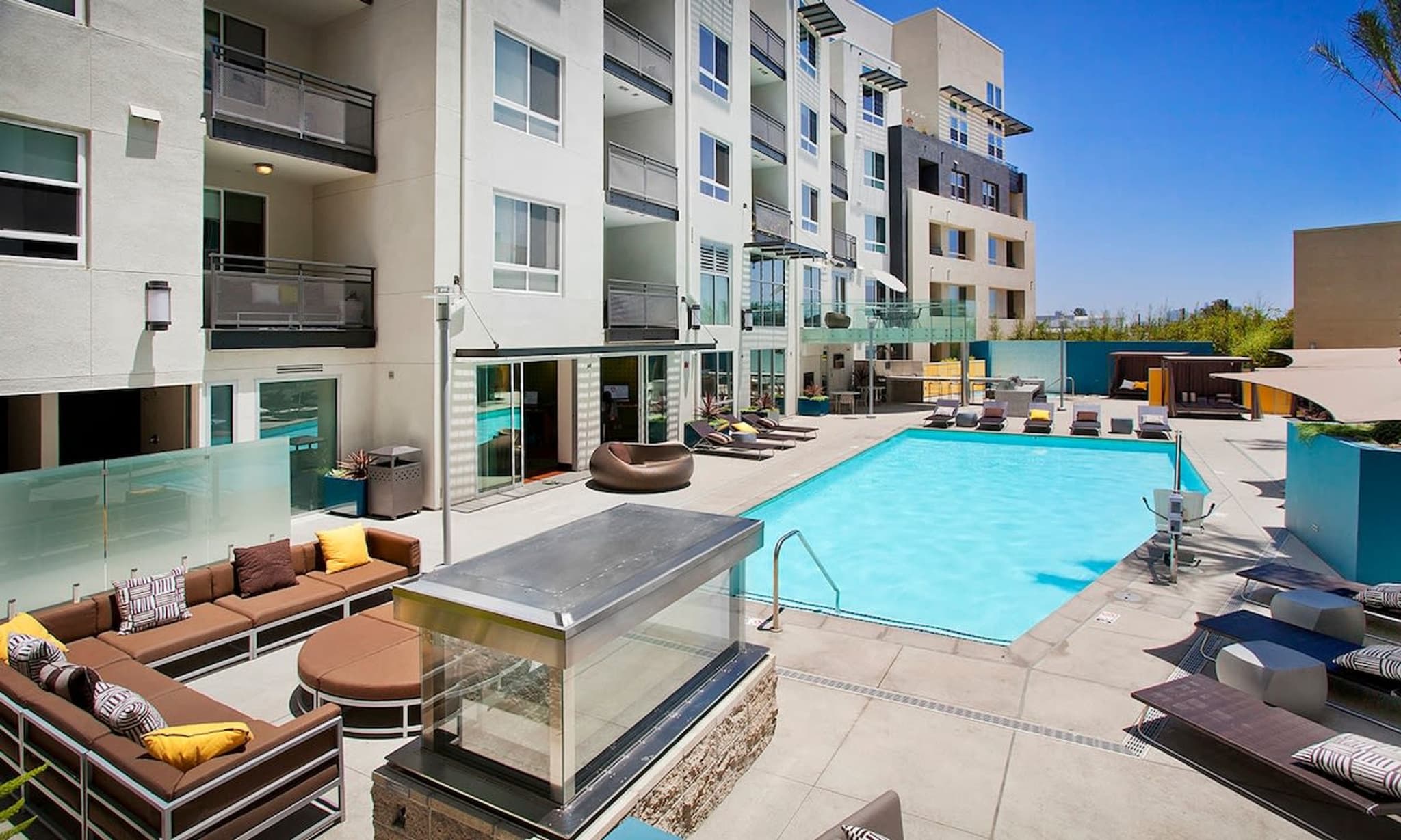 Miracle Mile & La Brea, Los Angeles — Luxury furnished apartment in Miracle Mile & La Brea, Los Angeles