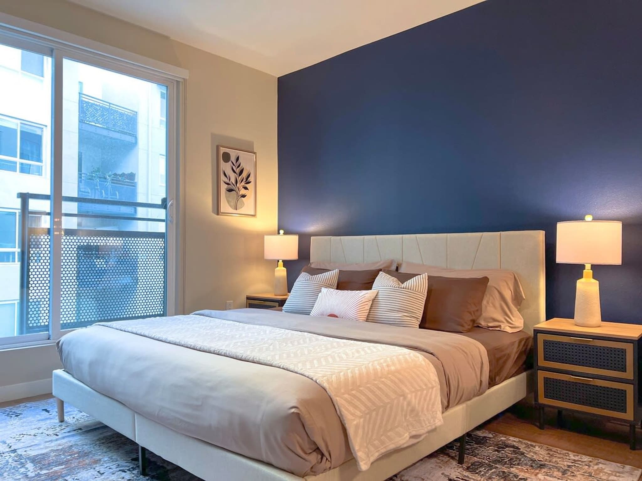 Miracle Mile & La Brea, Los Angeles — Luxury furnished apartment in Miracle Mile & La Brea, Los Angeles