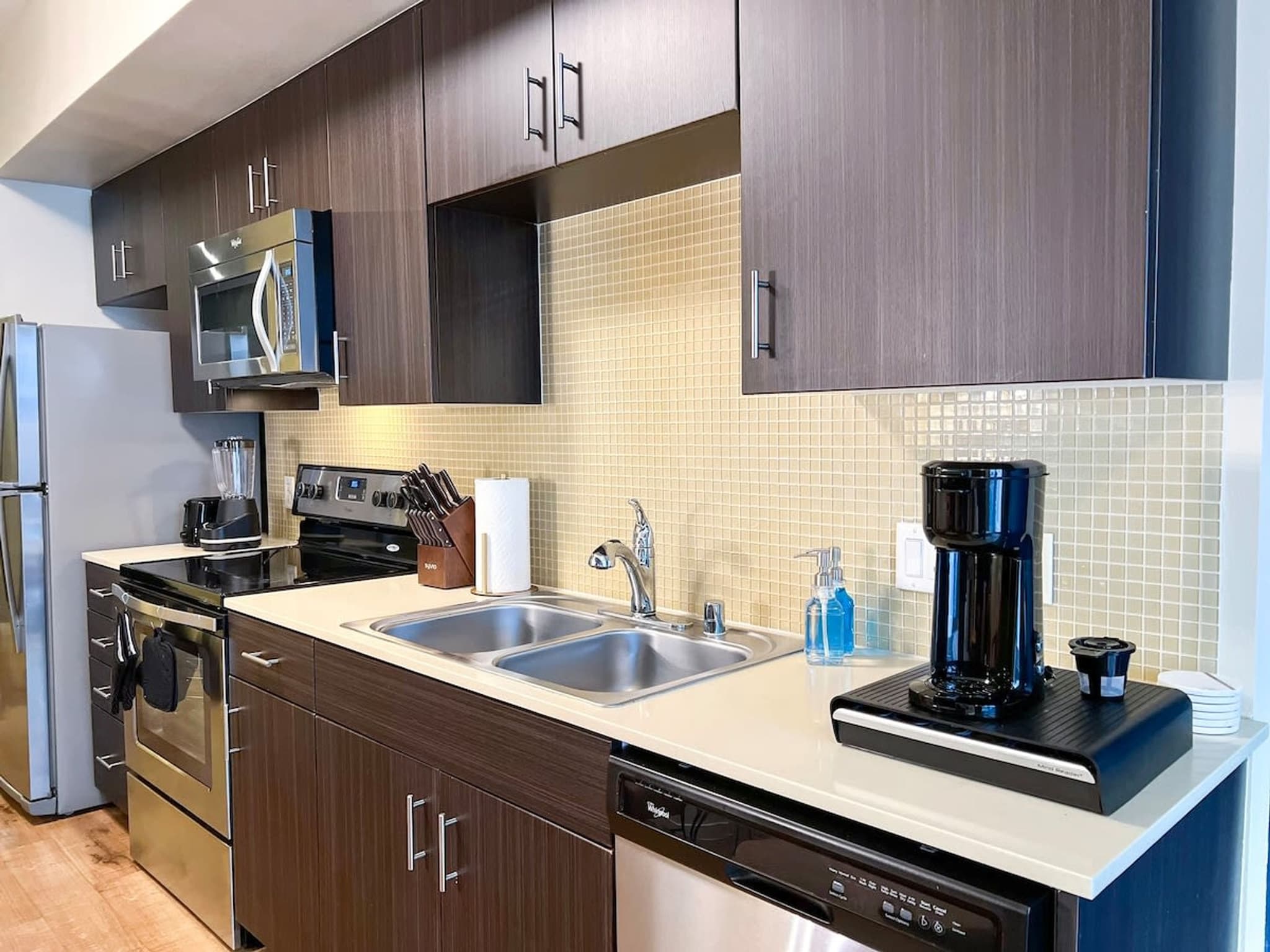 Miracle Mile & La Brea, Los Angeles — Luxury furnished apartment in Miracle Mile & La Brea, Los Angeles