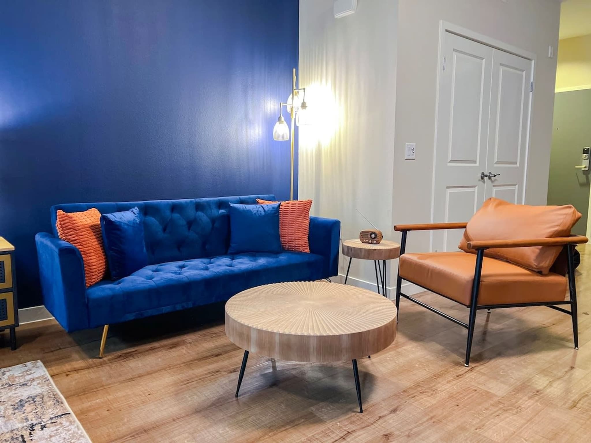 Miracle Mile & La Brea, Los Angeles — Luxury furnished apartment in Miracle Mile & La Brea, Los Angeles