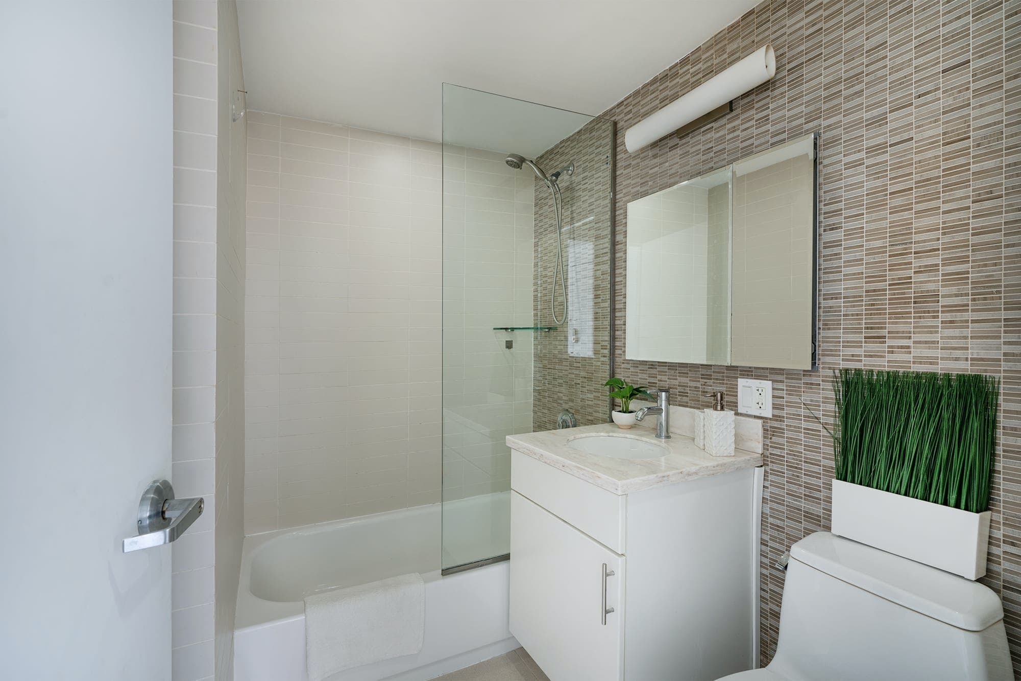 Hell's Kitchen, Hell's Kitchen — Luxury furnished apartment in Hell's Kitchen, New York City