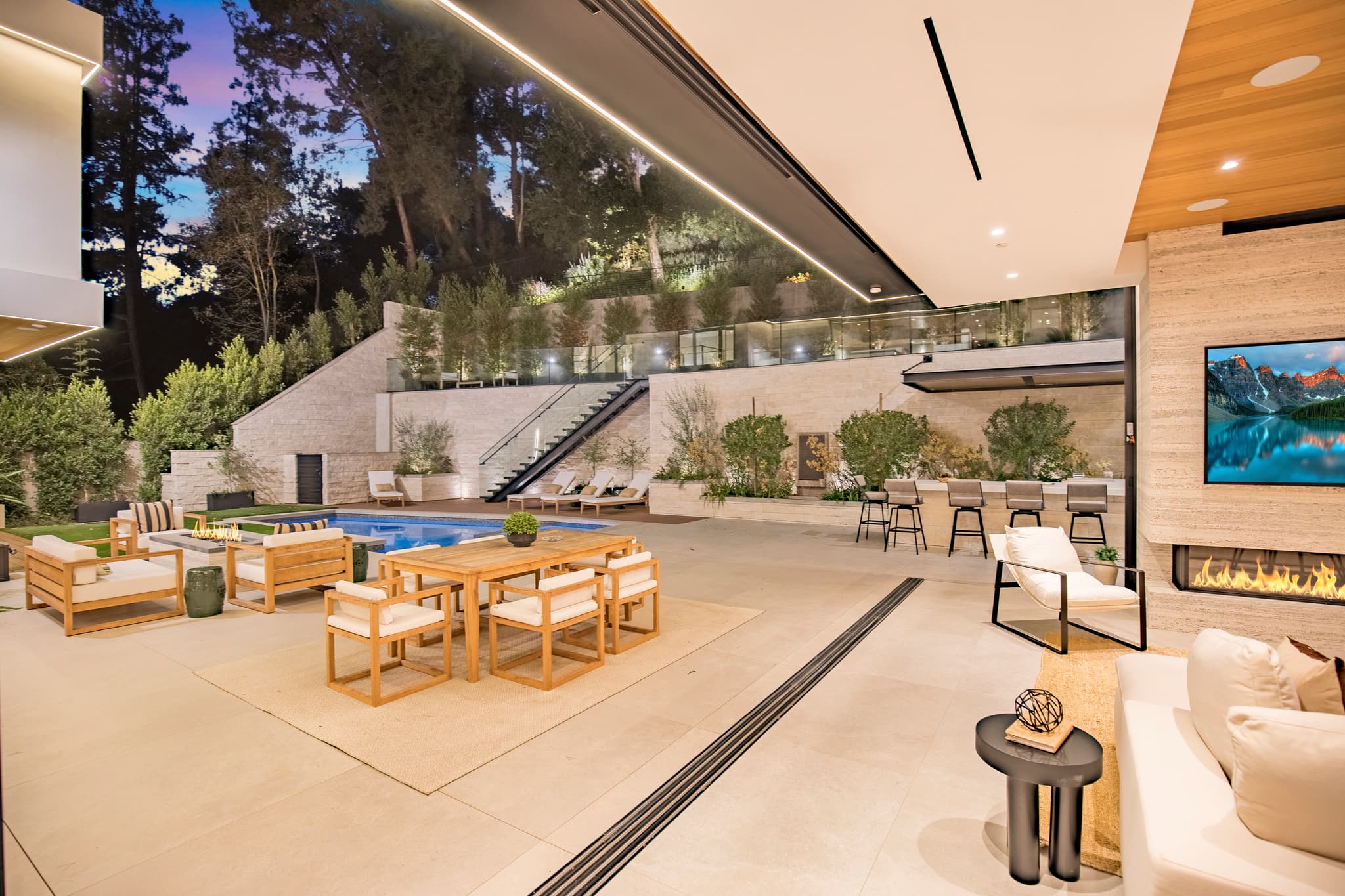 Beverly Crest, Los Angeles — Luxury furnished apartment in Beverly Crest, Los Angeles