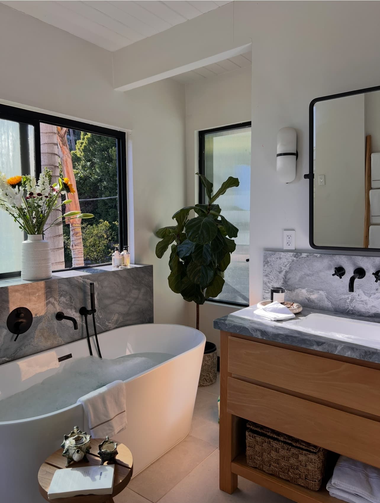 Laurel Canyon, Los Angeles — Luxury furnished apartment in Laurel Canyon, Los Angeles