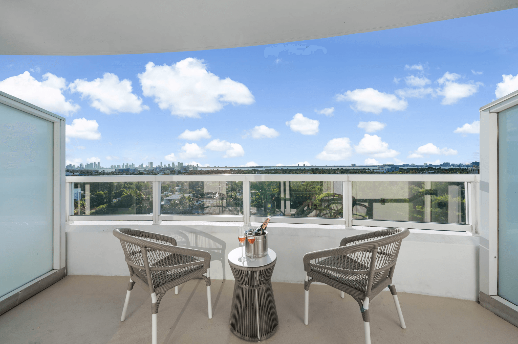 Miami Beach, Miami — Luxury furnished apartment in Miami Beach, Miami