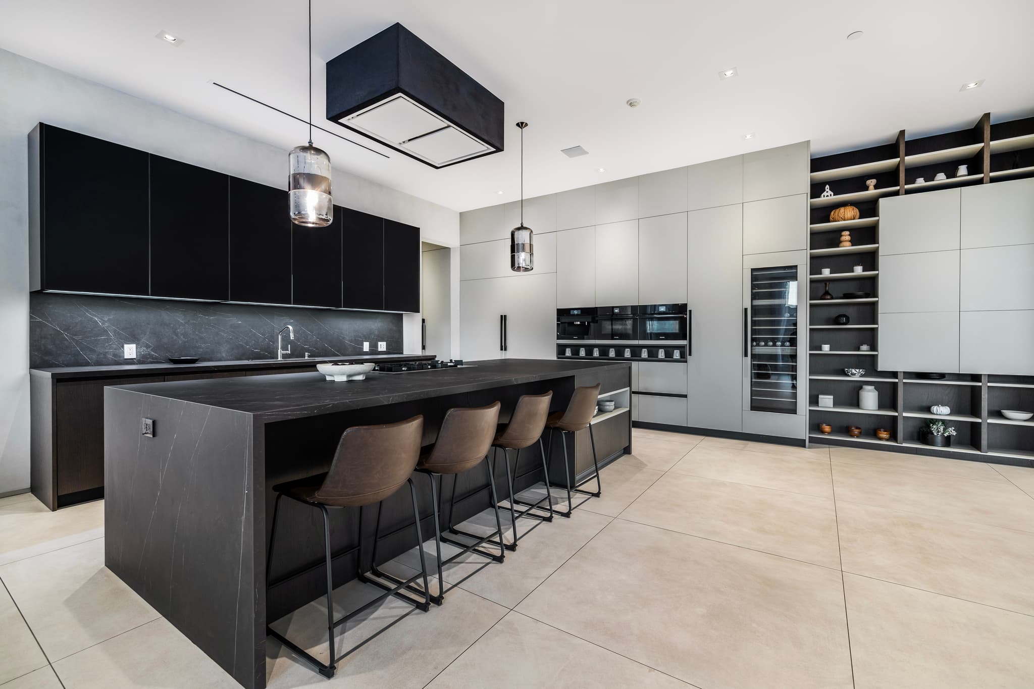 Bel Air, Los Angeles — Luxury furnished apartment in Bel Air, Los Angeles