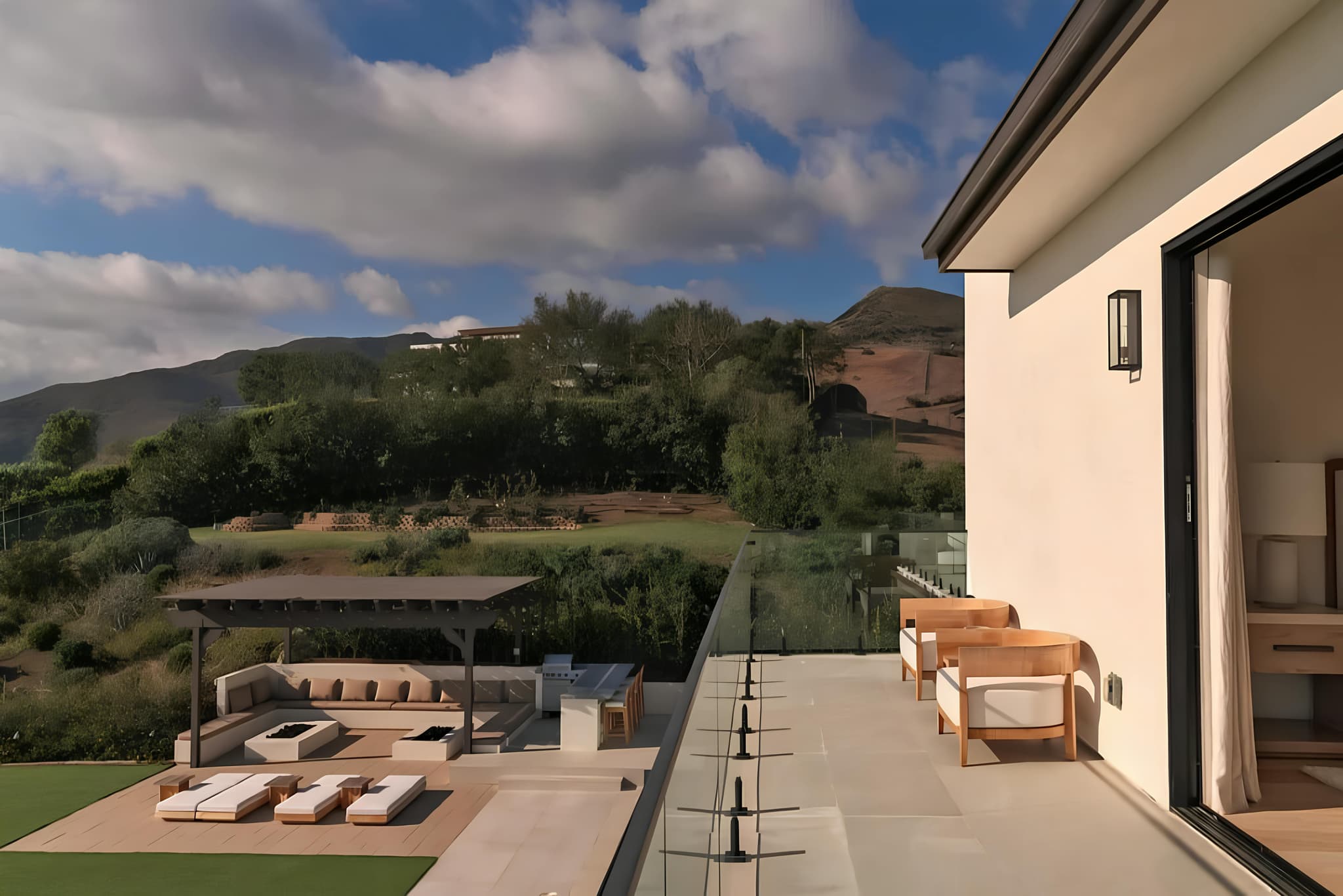 Inland Malibu, Los Angeles — Luxury furnished apartment in Inland Malibu, Los Angeles