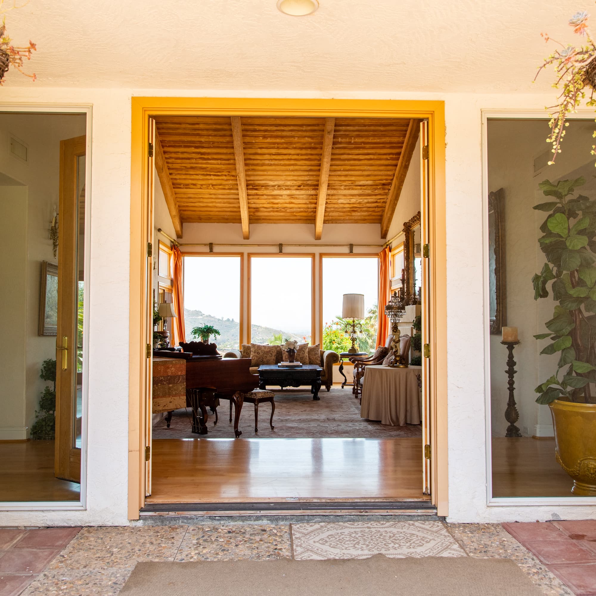 Encinitas, San Diego — Luxury furnished apartment in Encinitas, San Diego