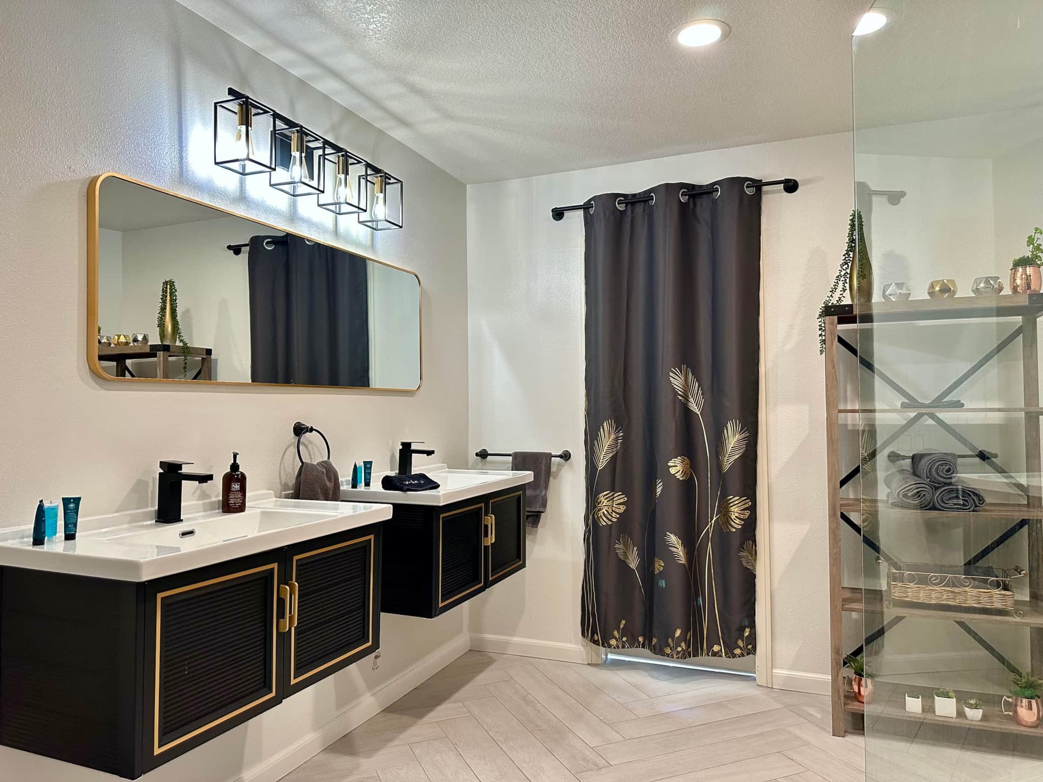 California, San Diego — Luxury furnished apartment in California, San Diego