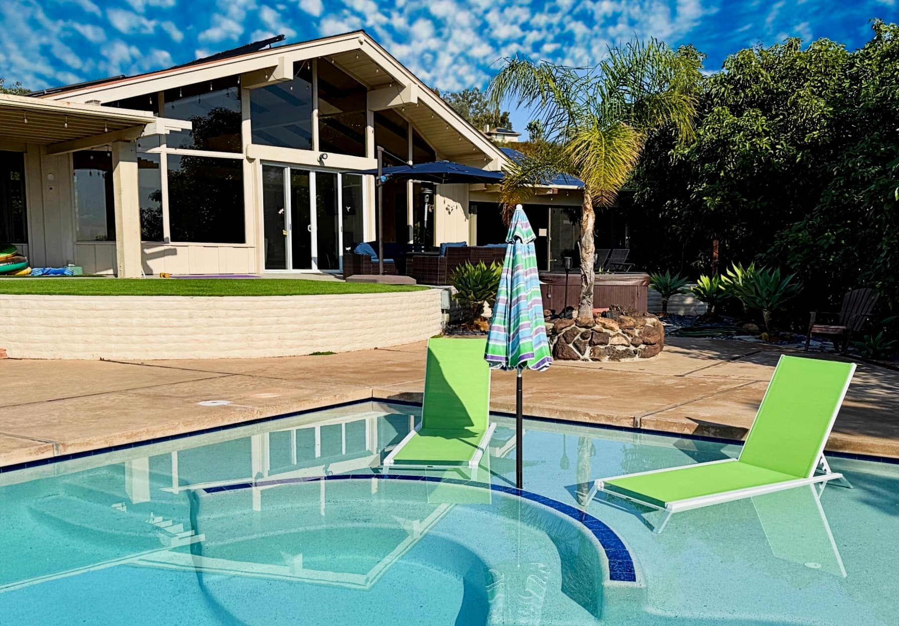 California, San Diego — Luxury furnished apartment in California, San Diego