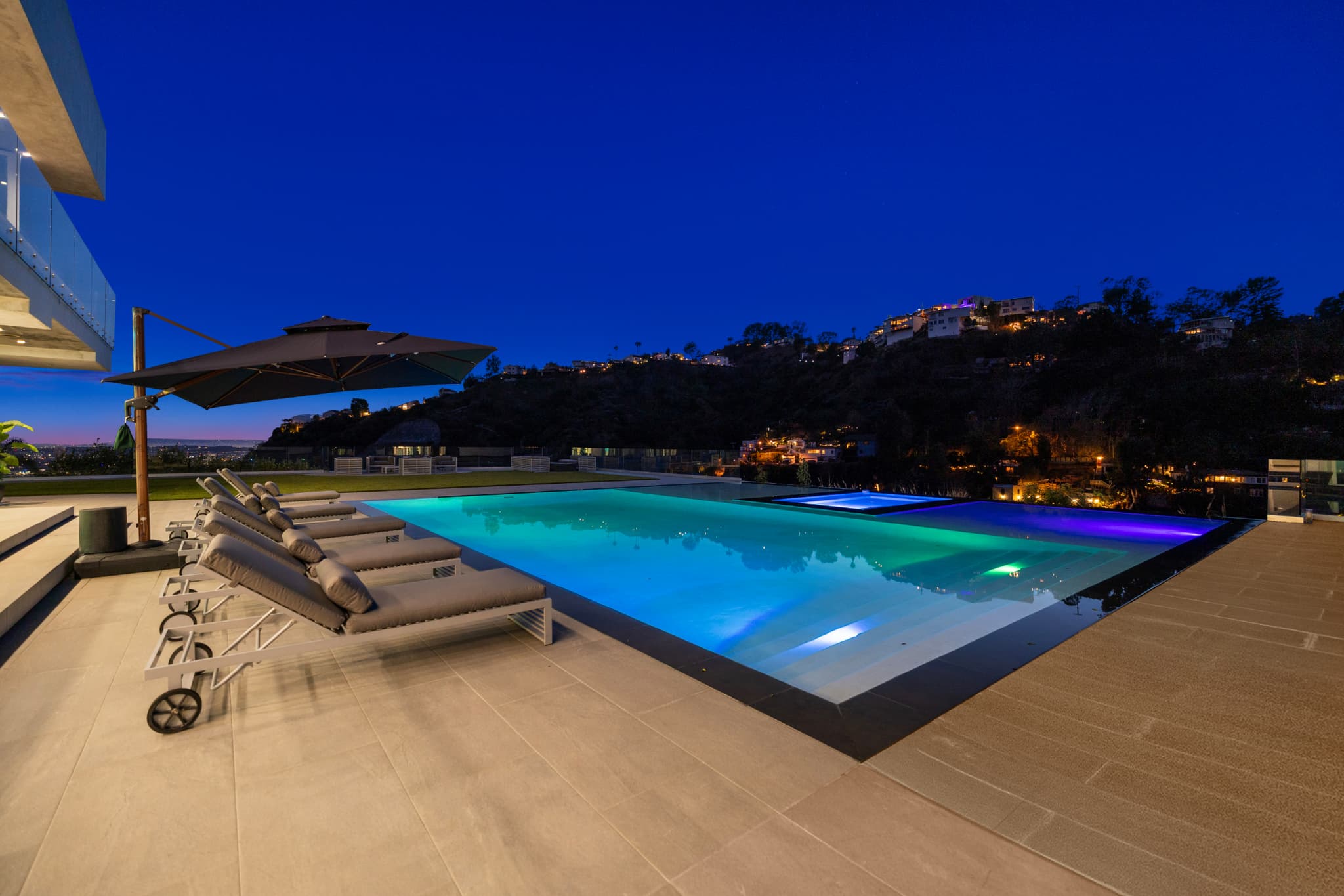 Laurel Canyon, Los Angeles — Luxury furnished apartment in Laurel Canyon, Los Angeles