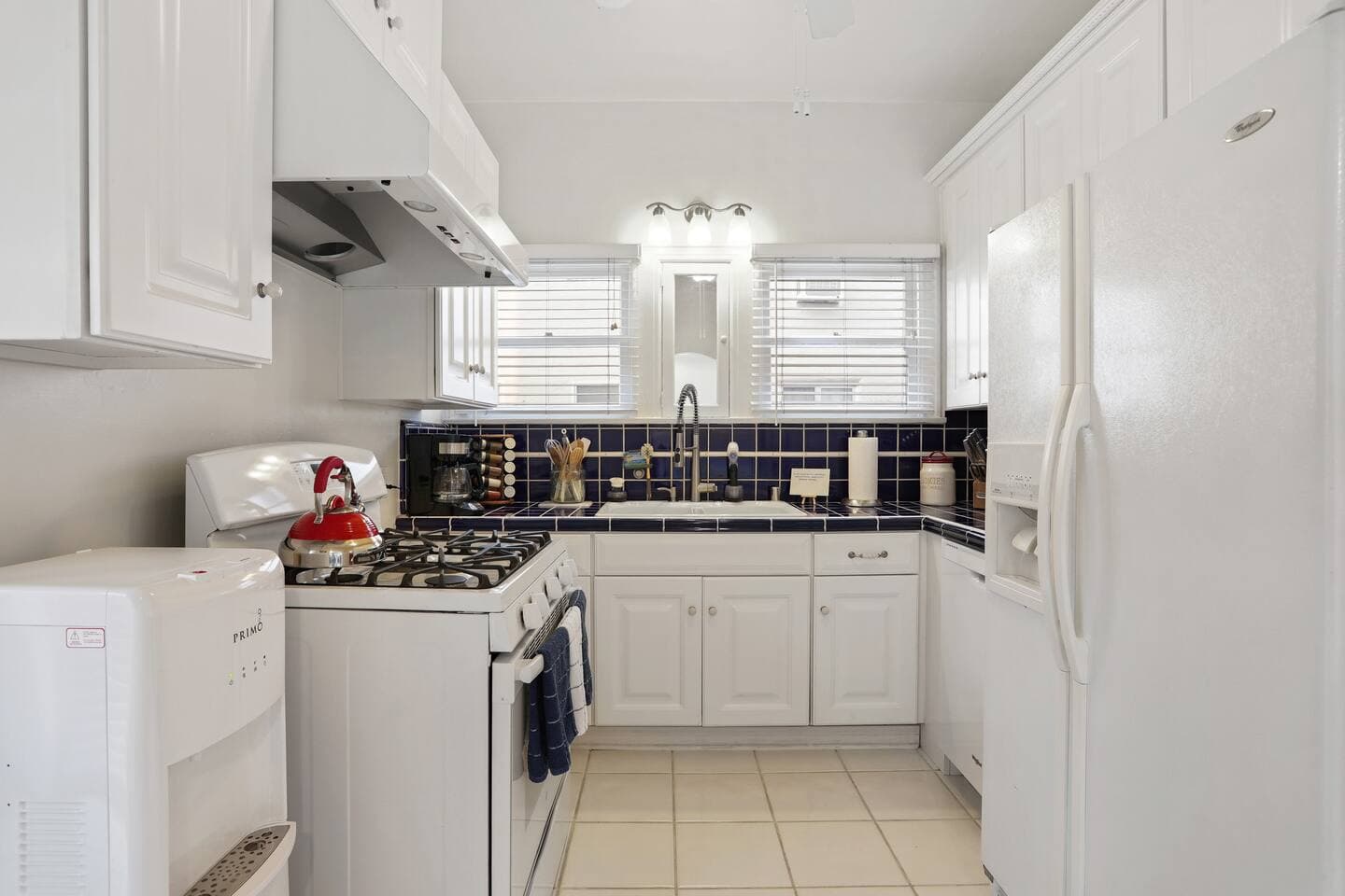 Pico-Robertson, Los Angeles — Luxury furnished apartment in Pico Robertson, Los Angeles