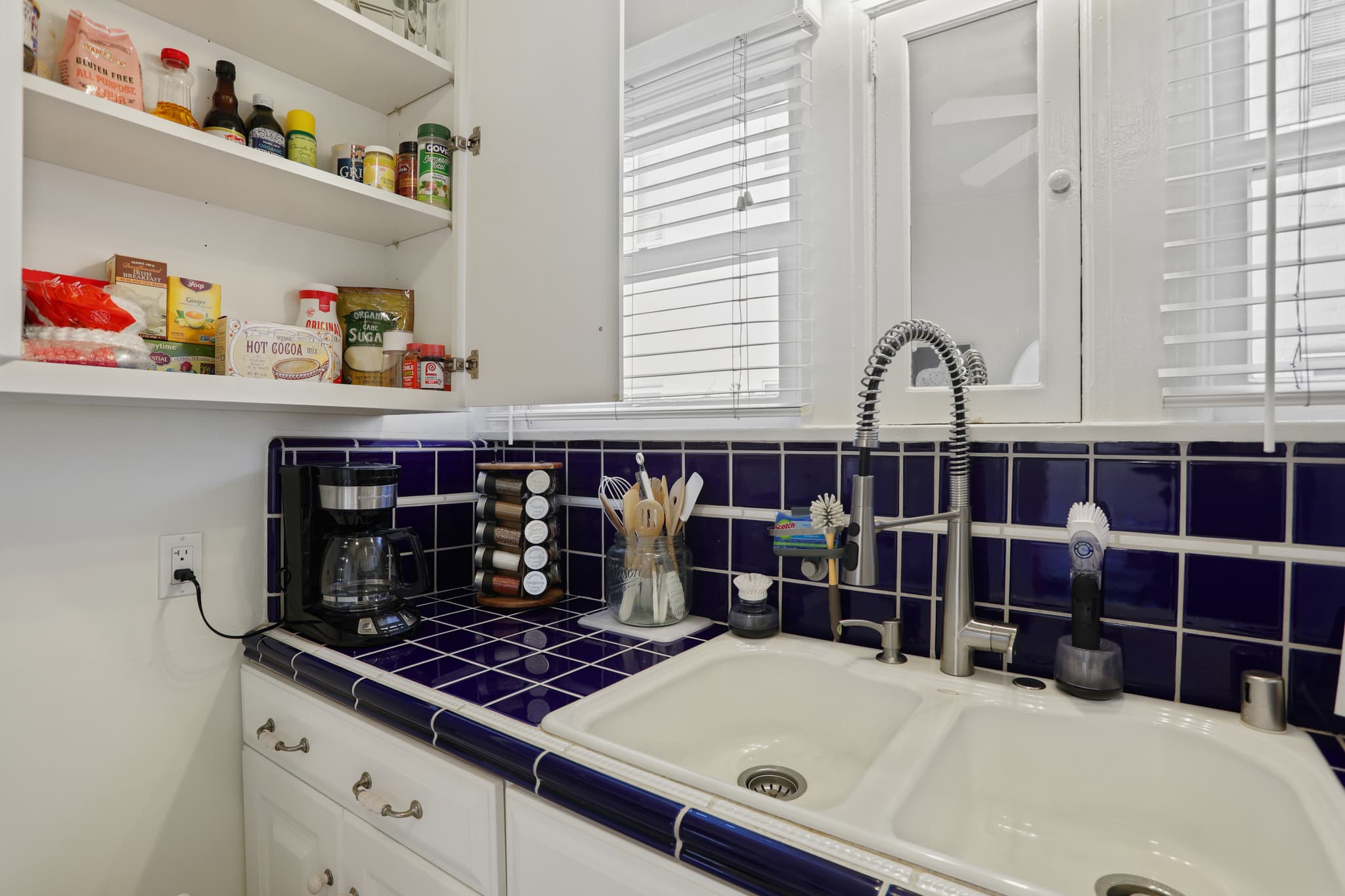 Pico-Robertson, Los Angeles — Luxury furnished apartment in Pico Robertson, Los Angeles