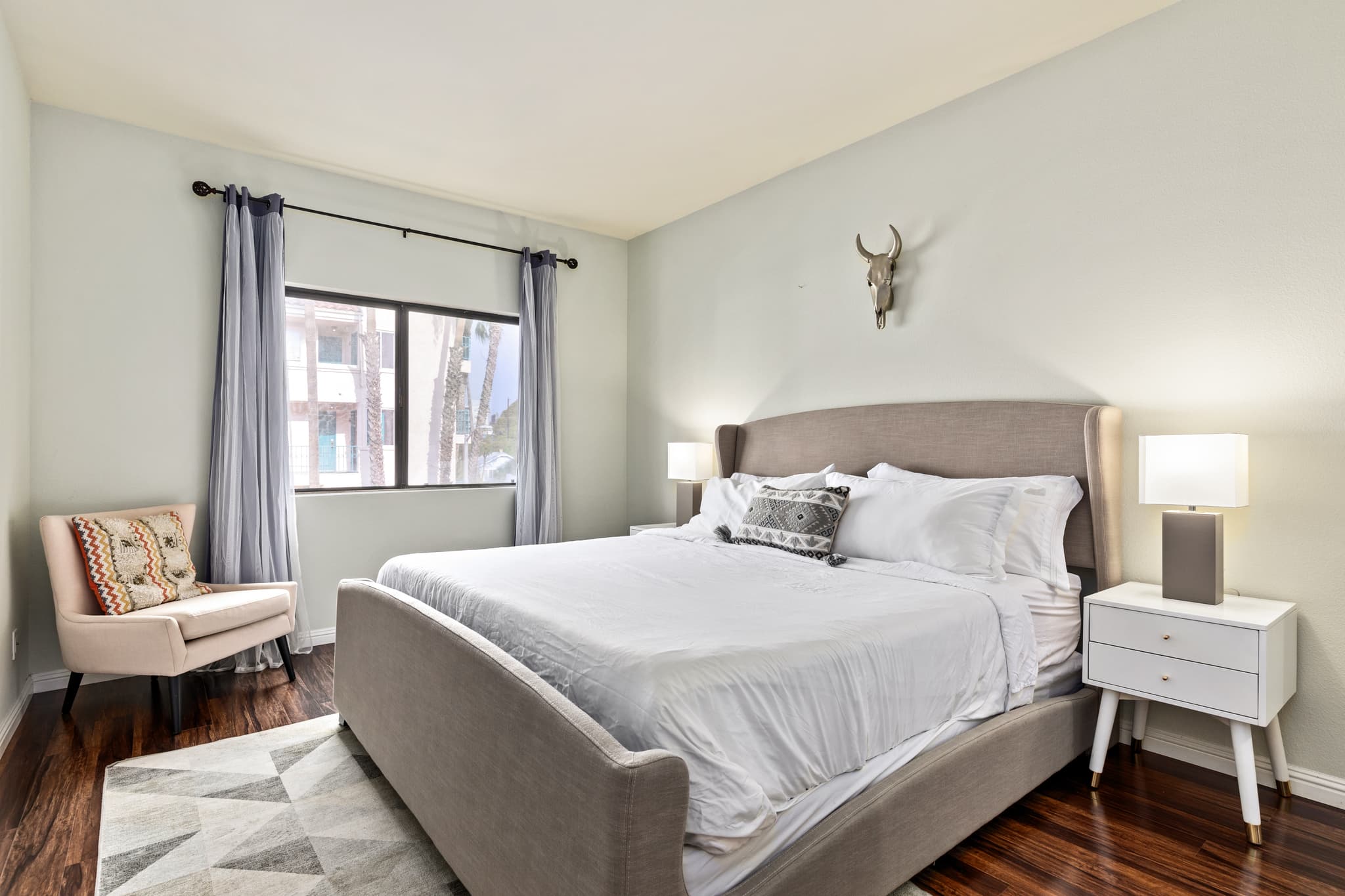 Brentwood, Los Angeles — Luxury furnished apartment in Brentwood, Los Angeles