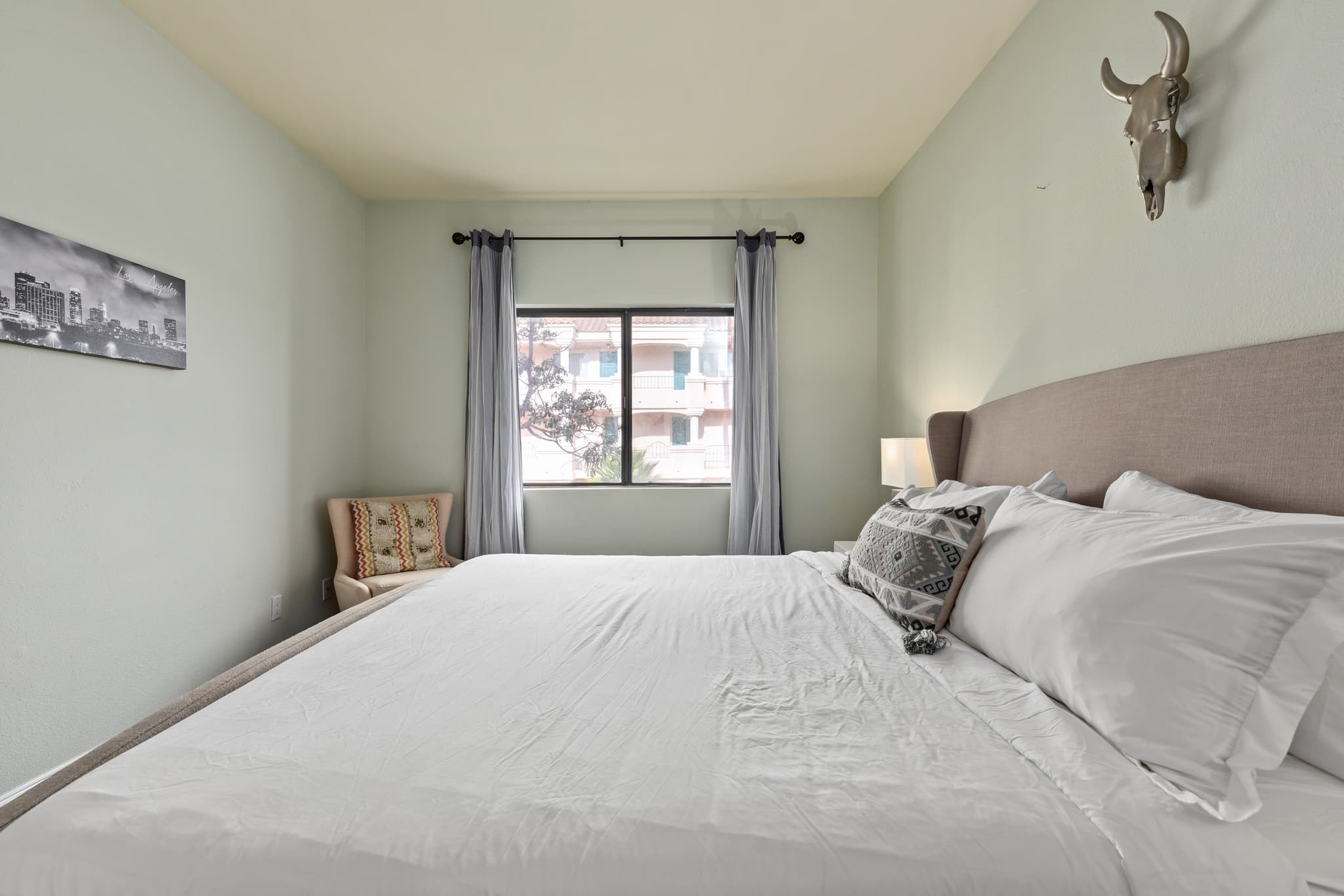 Brentwood, Los Angeles — Luxury furnished apartment in Brentwood, Los Angeles