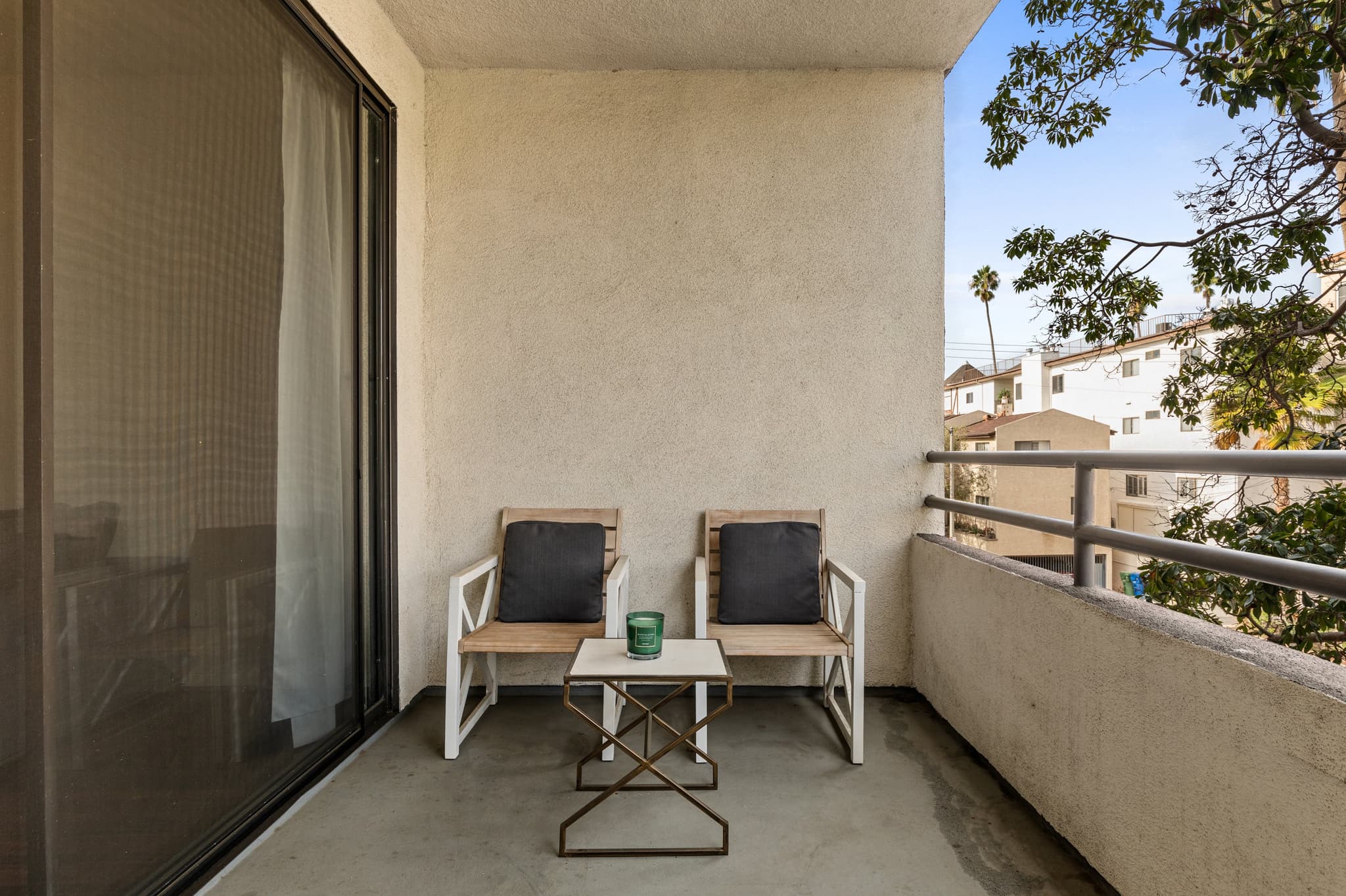 Brentwood, Los Angeles — Luxury furnished apartment in Brentwood, Los Angeles