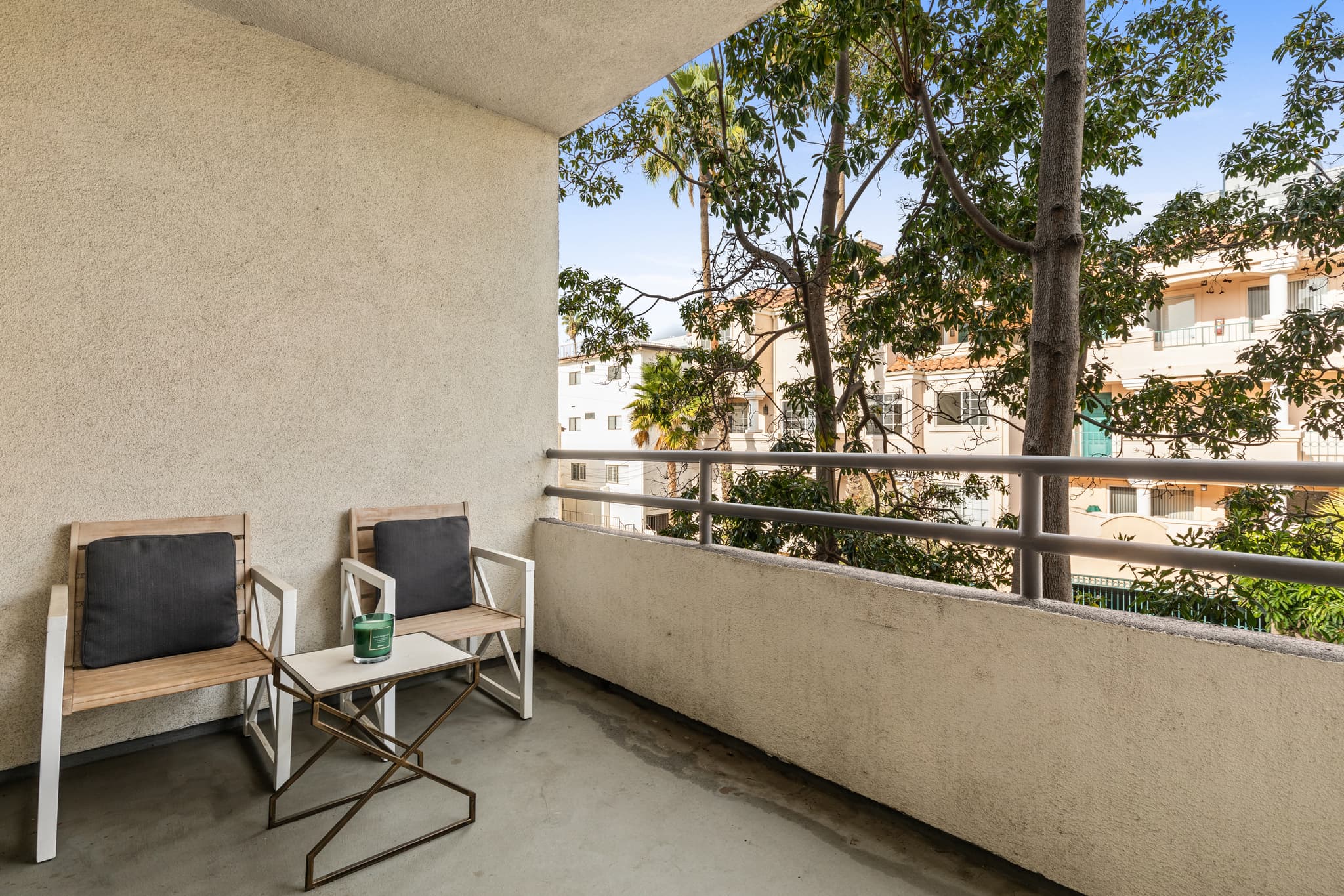 Brentwood, Los Angeles — Luxury furnished apartment in Brentwood, Los Angeles