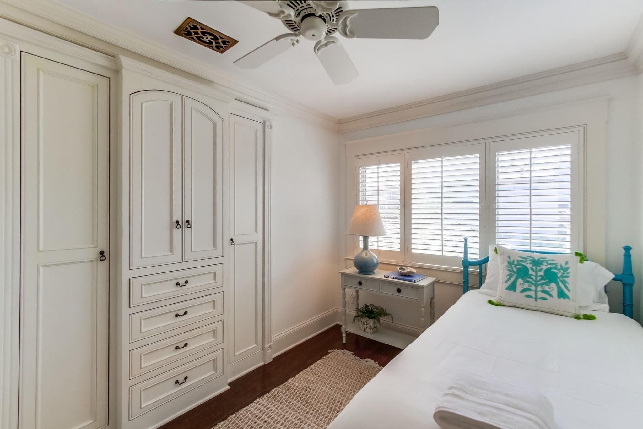 La Jolla, San Diego — Luxury furnished apartment in La Jolla, San Diego