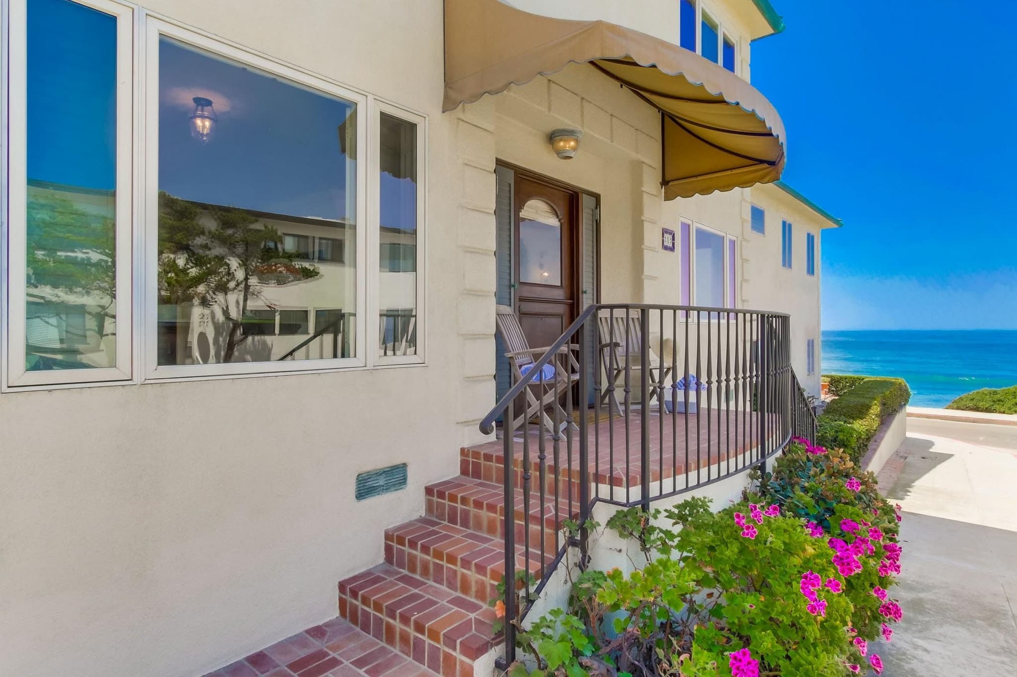 La Jolla, San Diego — Luxury furnished apartment in La Jolla, San Diego