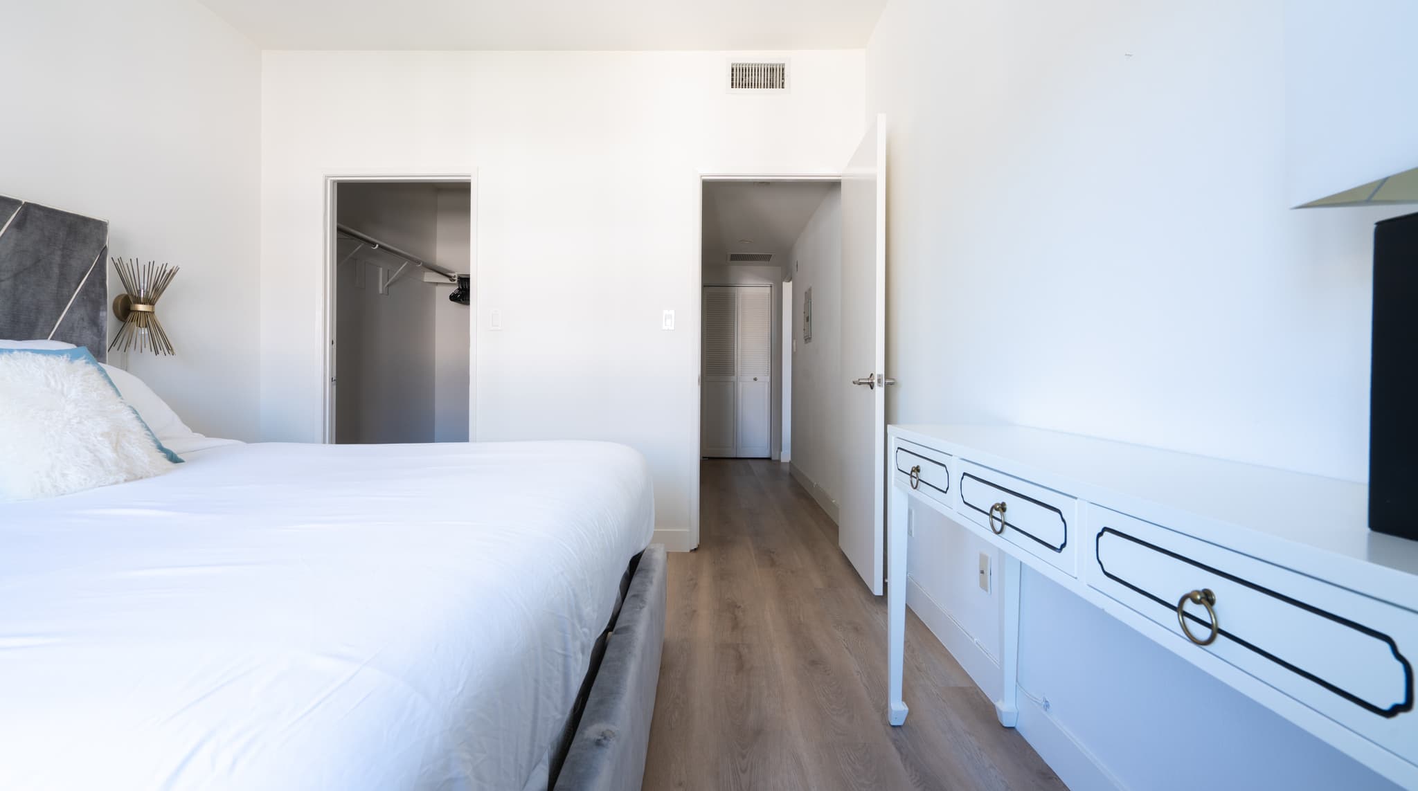 Brentwood, Los Angeles — Luxury furnished apartment in Brentwood, Los Angeles