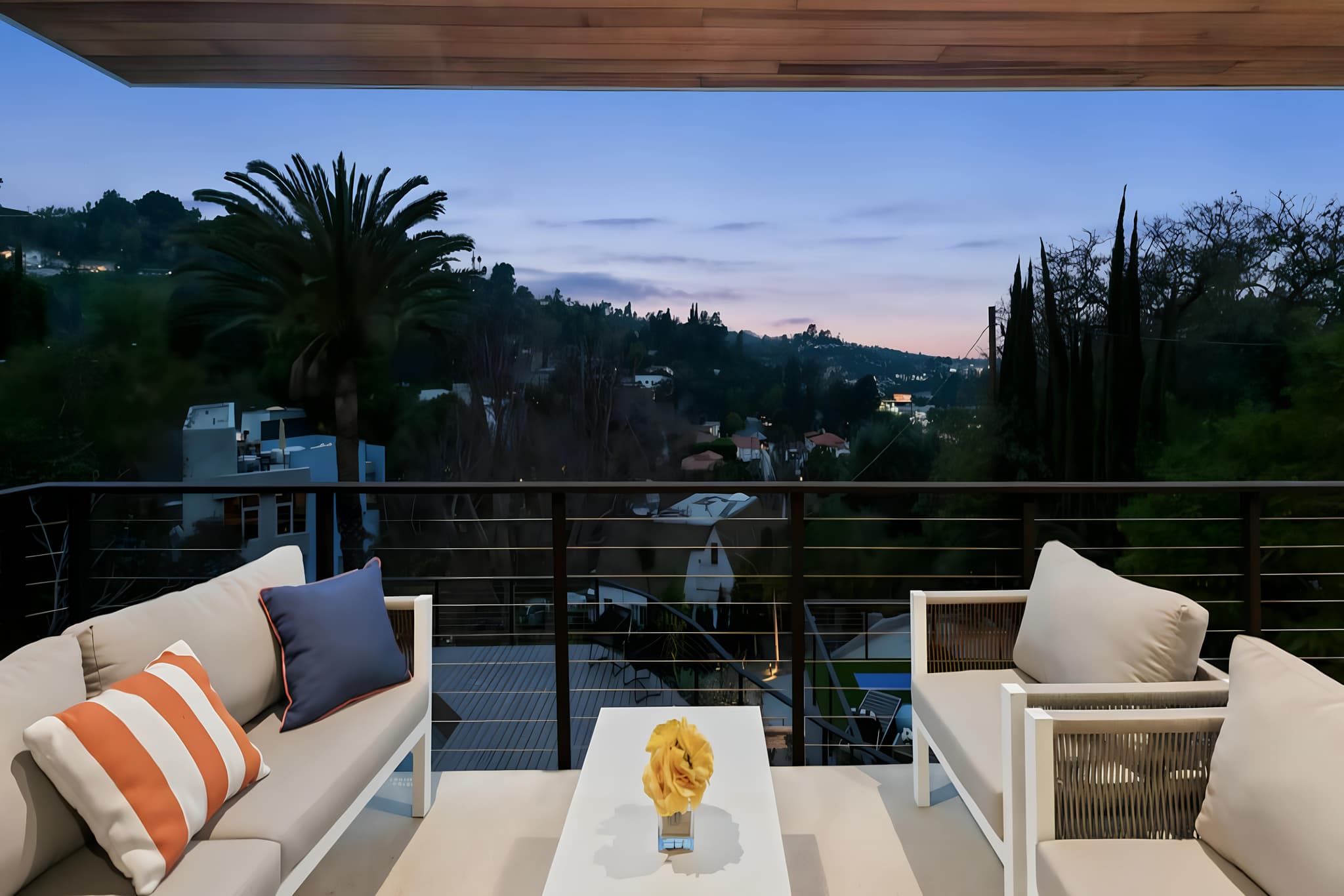 Studio City, Los Angeles — Luxury furnished apartment in Studio City, Los Angeles