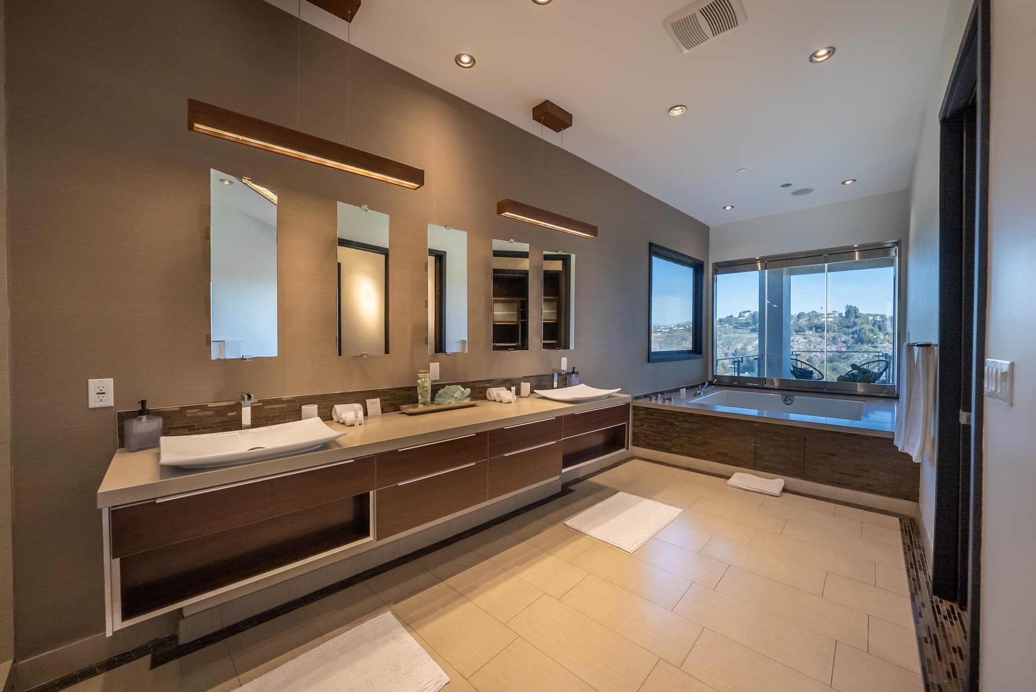 Bel Air, Los Angeles — Luxury furnished apartment in Bel Air, Los Angeles