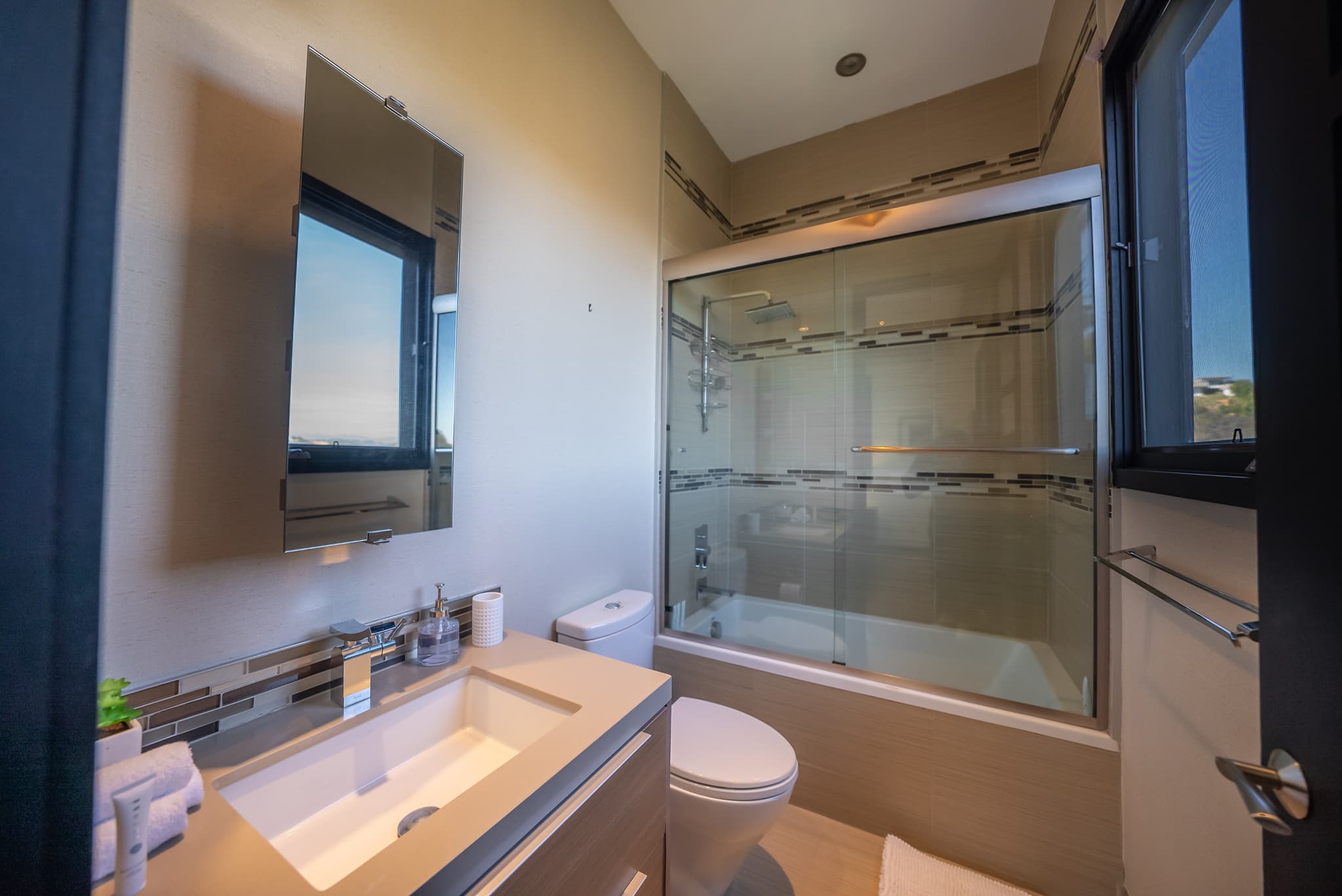 Bel Air, Los Angeles — Luxury furnished apartment in Bel Air, Los Angeles