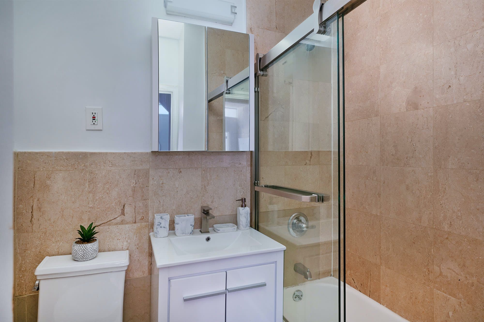 Hell's Kitchen, Hell's Kitchen — Luxury furnished apartment in Hell's Kitchen, New York City