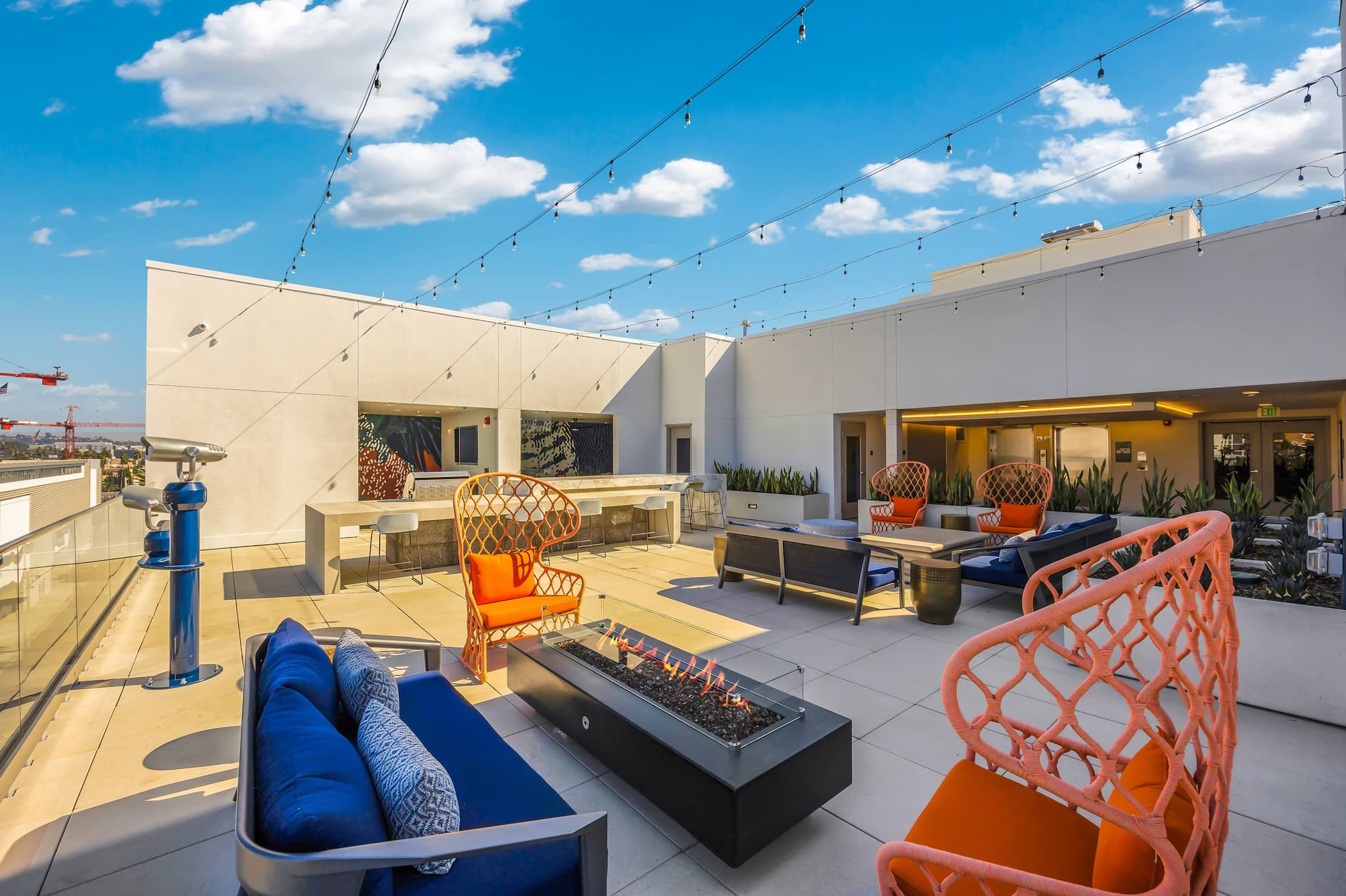 Franklin Village, Los Angeles — Luxury furnished apartment in Franklin Village, Los Angeles