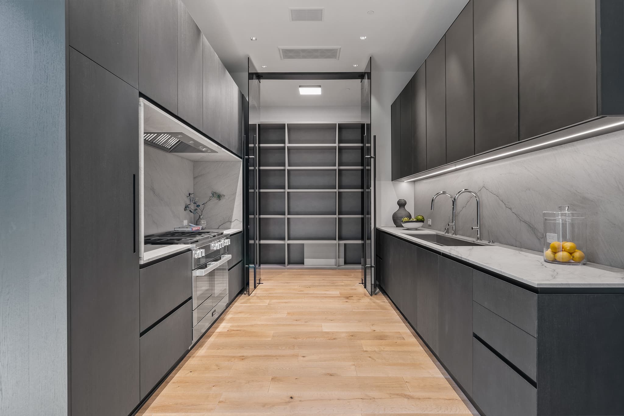 Westwood, Los Angeles — Luxury furnished apartment in Westwood, Los Angeles