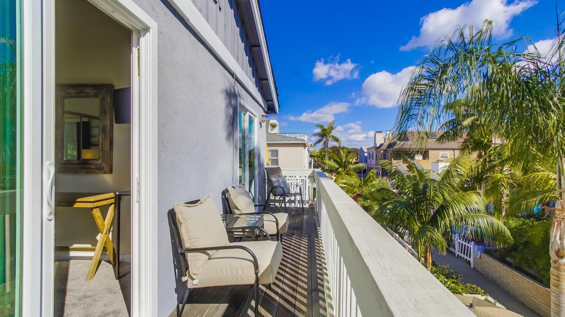 Ocean Beach, San Diego — Luxury furnished apartment in Ocean Beach, San Diego