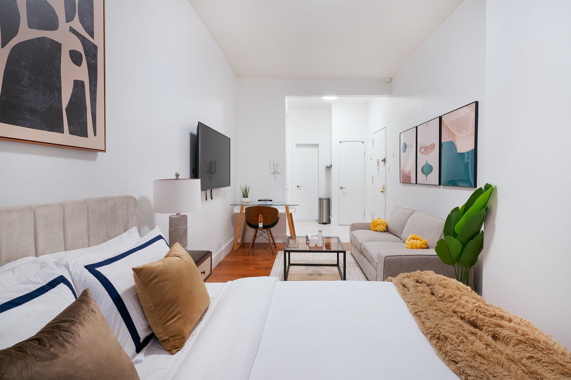 Hell's Kitchen, Hell's Kitchen — Luxury furnished apartment in Hell's Kitchen, New York City