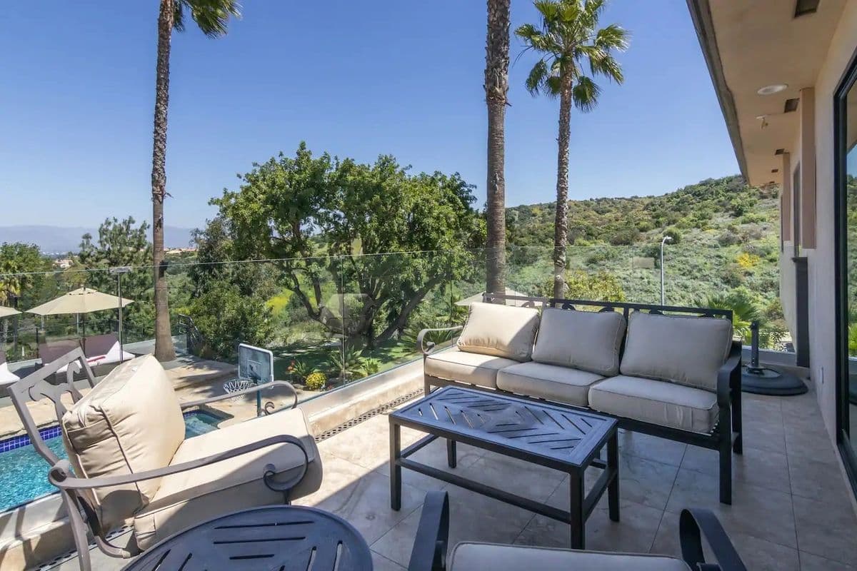 Encino, Los Angeles — Luxury furnished apartment in Encino, Los Angeles