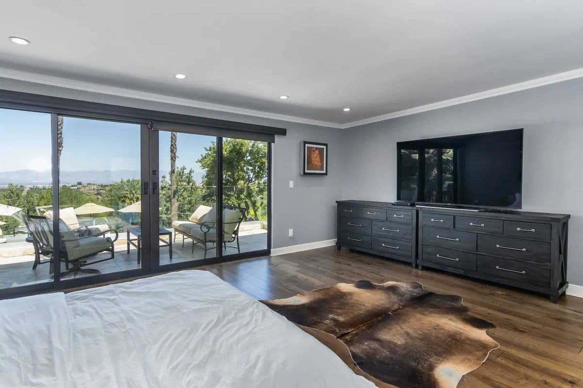 Encino, Los Angeles — Luxury furnished apartment in Encino, Los Angeles