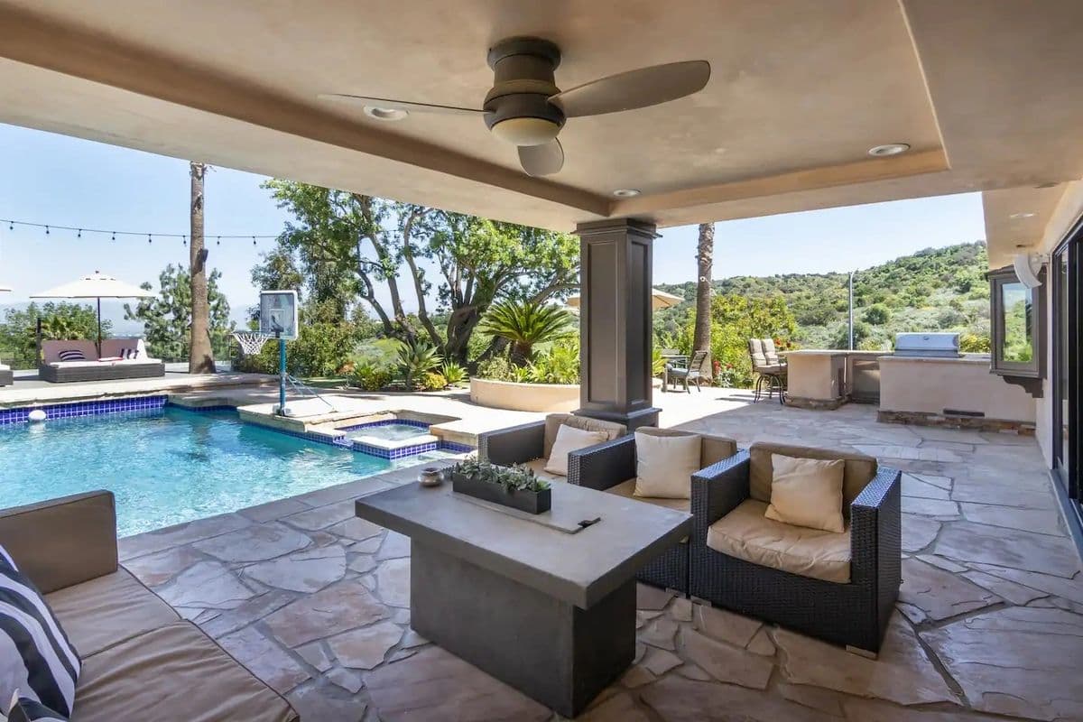 Encino, Los Angeles — Luxury furnished apartment in Encino, Los Angeles