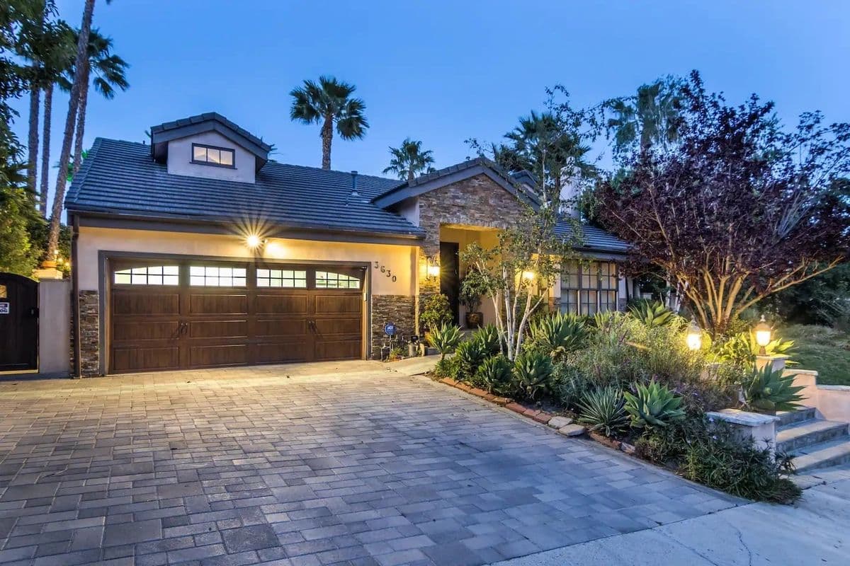 Encino, Los Angeles — Luxury furnished apartment in Encino, Los Angeles