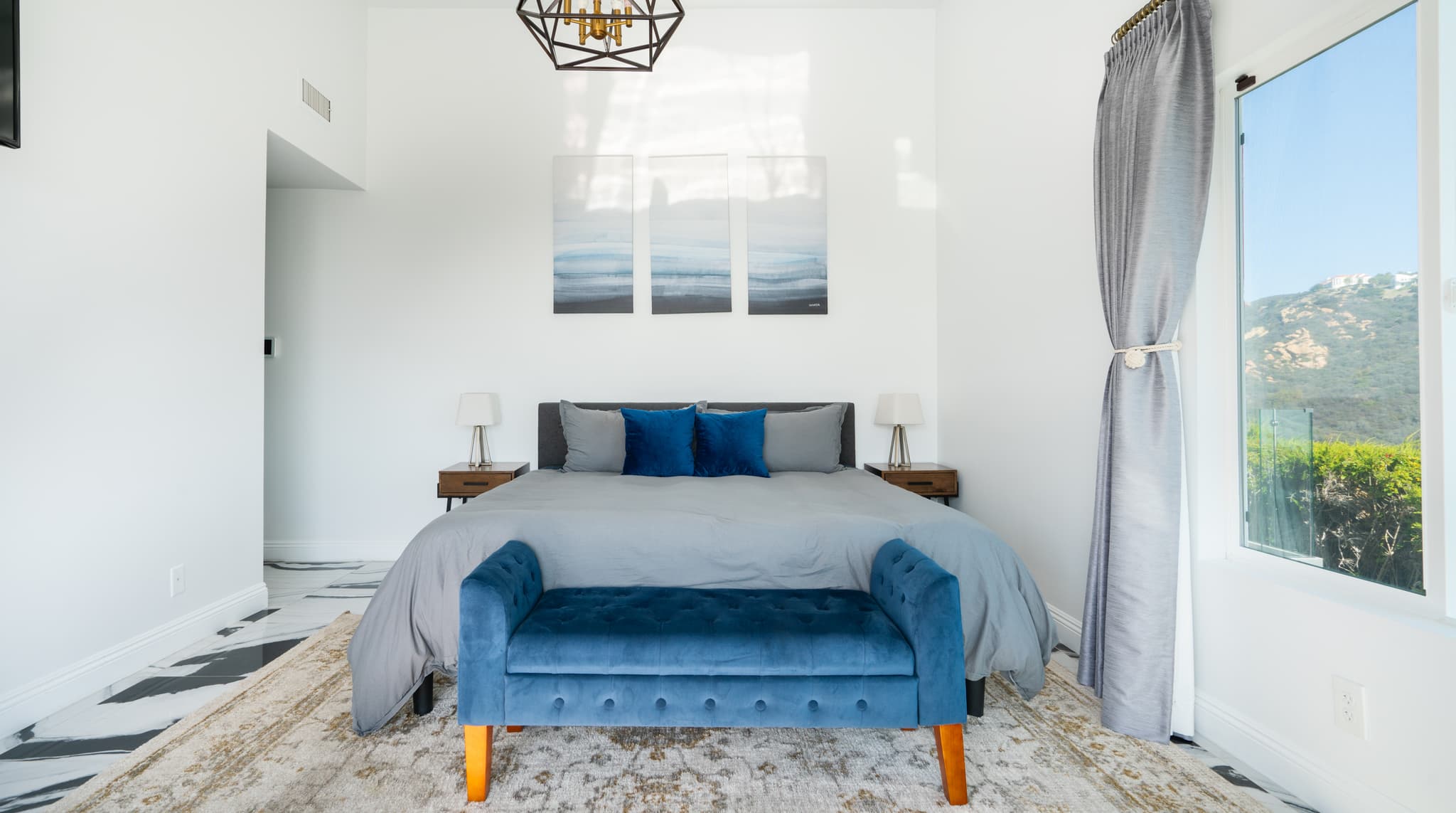 Topanga, Los Angeles — Luxury furnished apartment in Topanga, Los Angeles