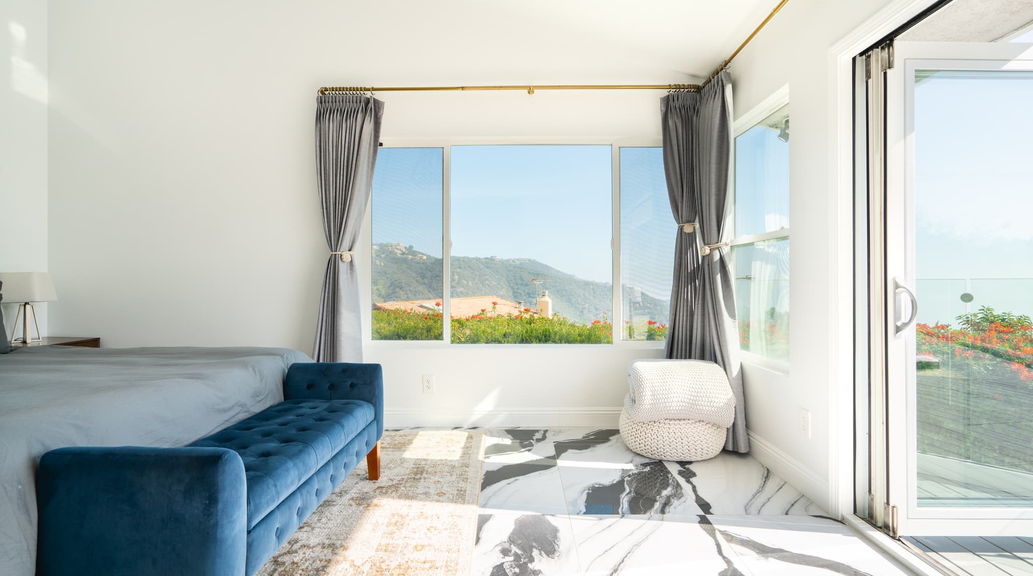 Topanga, Los Angeles — Luxury furnished apartment in Topanga, Los Angeles