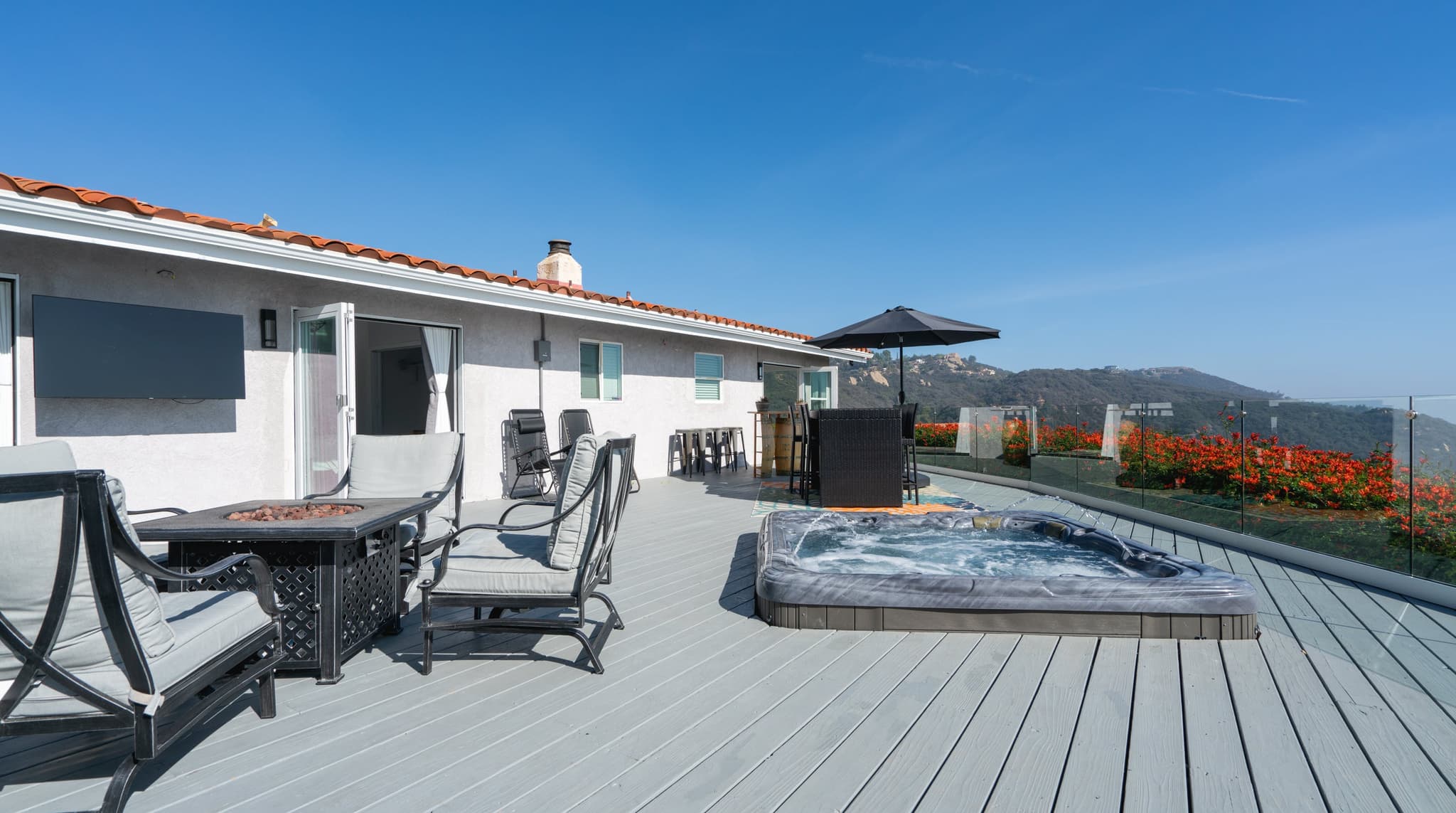 Topanga, Los Angeles — Luxury furnished apartment in Topanga, Los Angeles