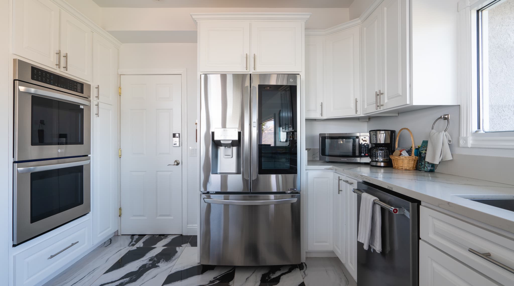 Topanga, Los Angeles — Luxury furnished apartment in Topanga, Los Angeles