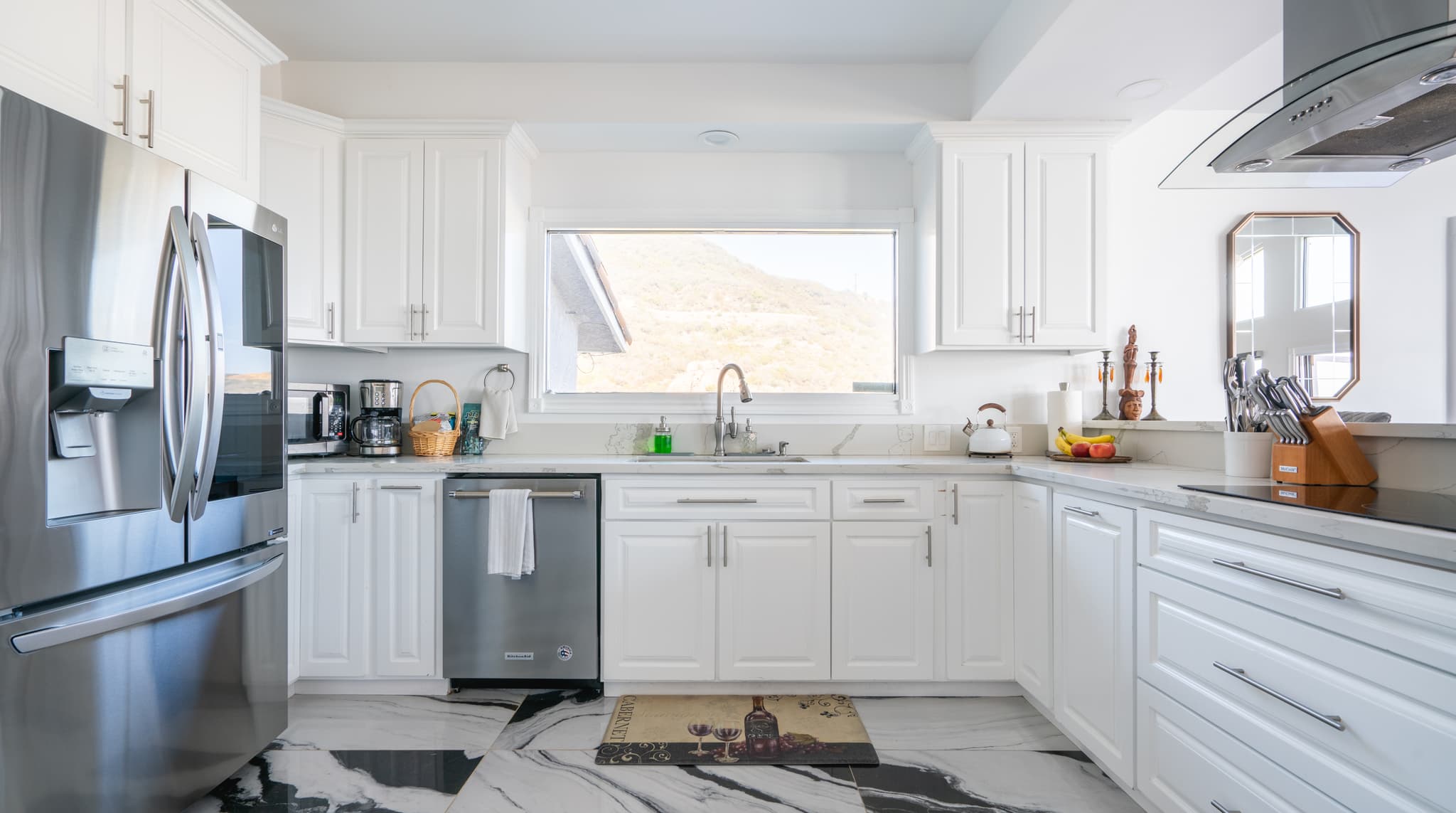 Topanga, Los Angeles — Luxury furnished apartment in Topanga, Los Angeles