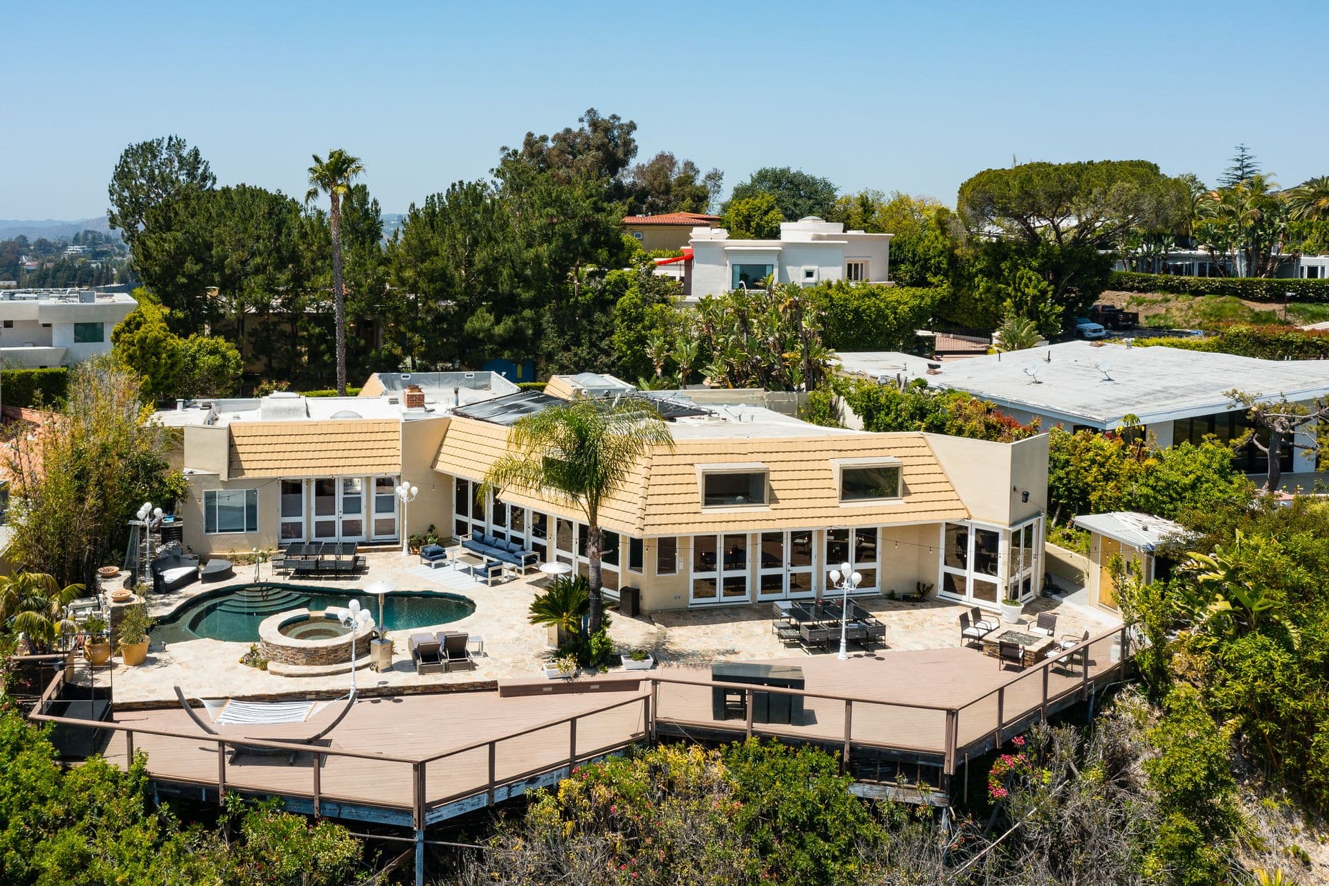 Beverly Crest, Los Angeles — Luxury furnished apartment in Beverly Crest, Los Angeles