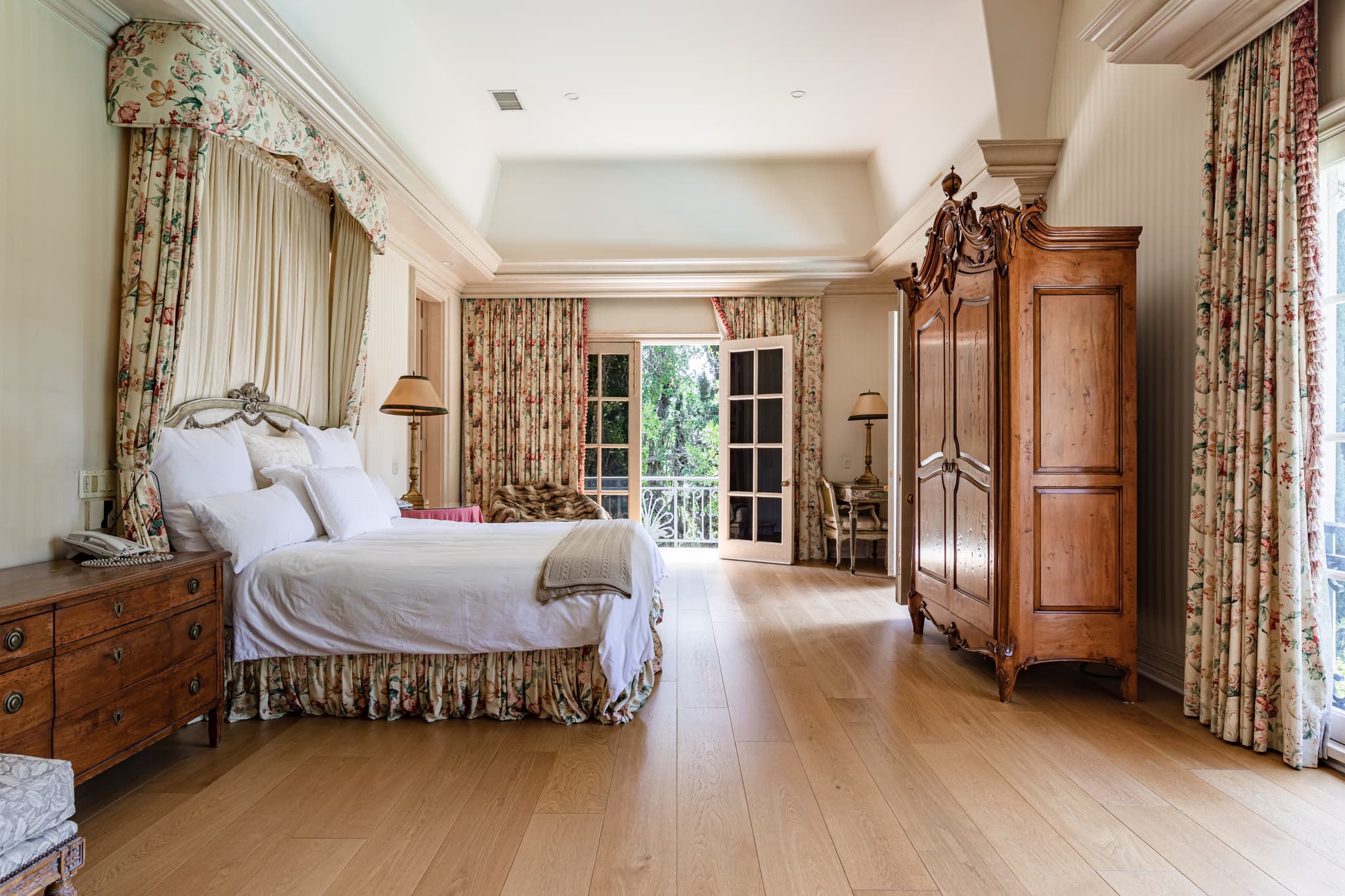 Beverly Crest, Los Angeles — Luxury furnished apartment in Beverly Crest, Los Angeles