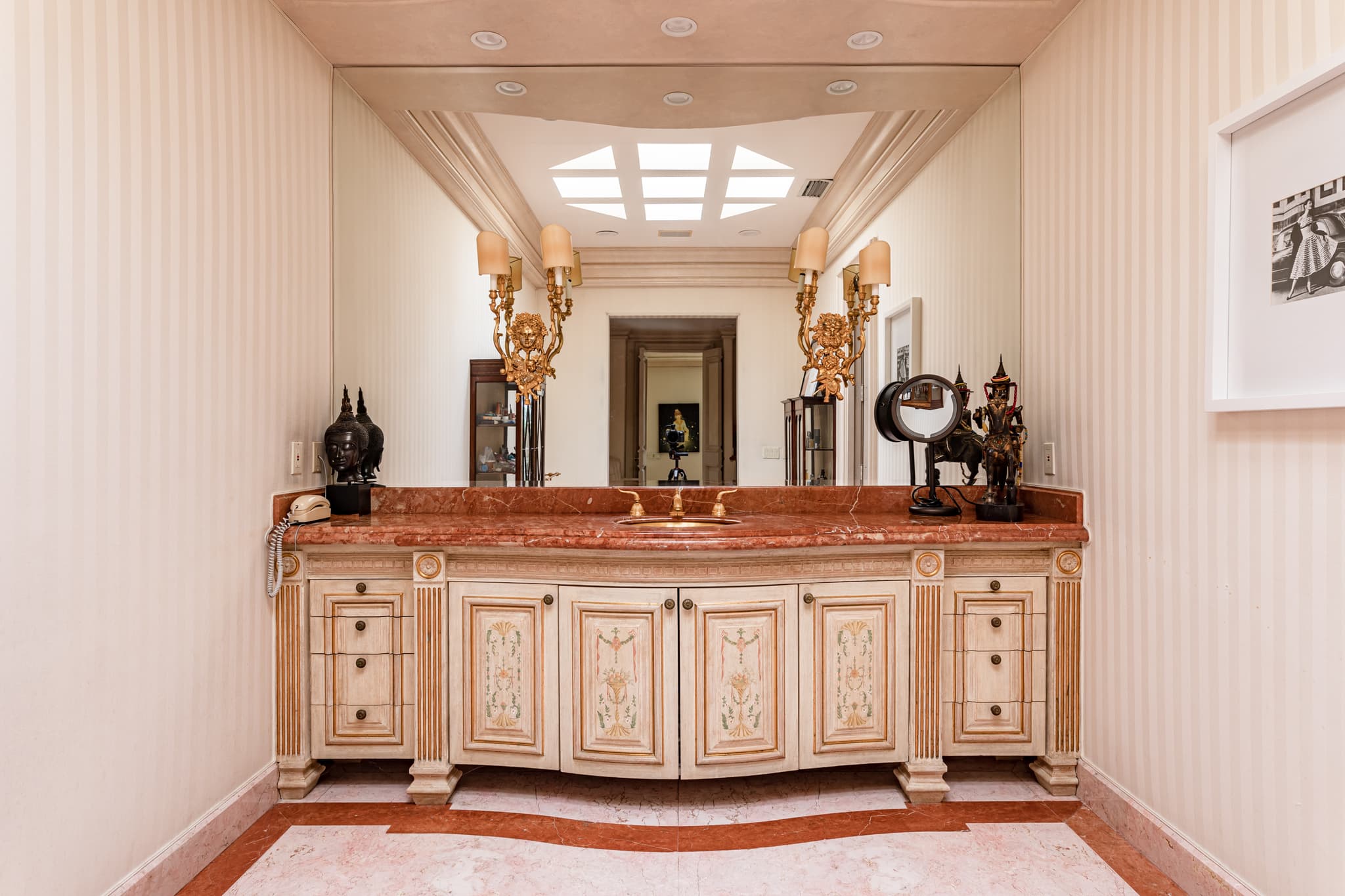 Beverly Crest, Los Angeles — Luxury furnished apartment in Beverly Crest, Los Angeles